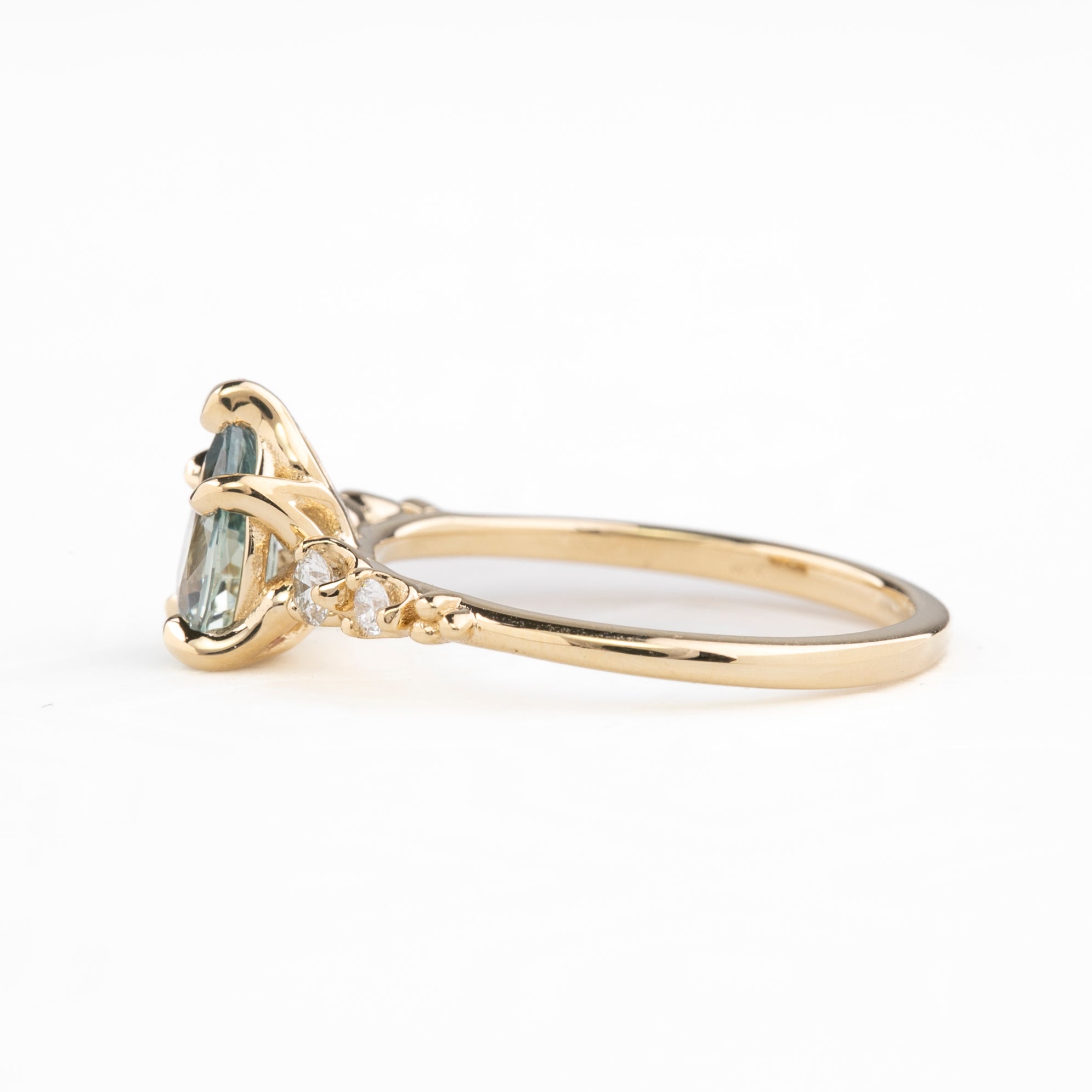Estel Fleur Ring, 1.09ct Madagascar Sapphire