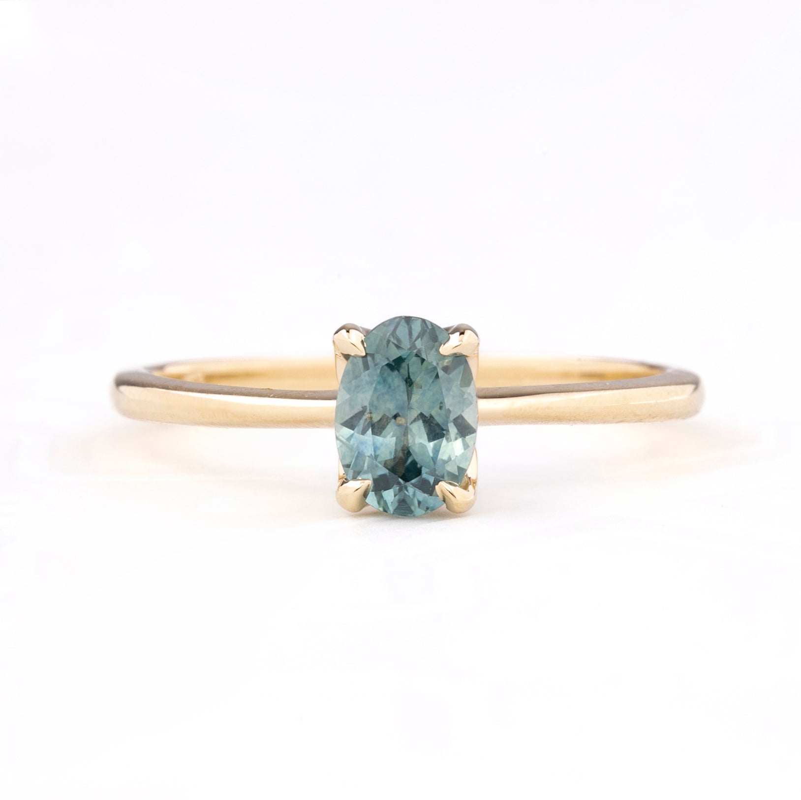 Sara Ring, 0.90ct Montana Sapphire, oval shape gemstone