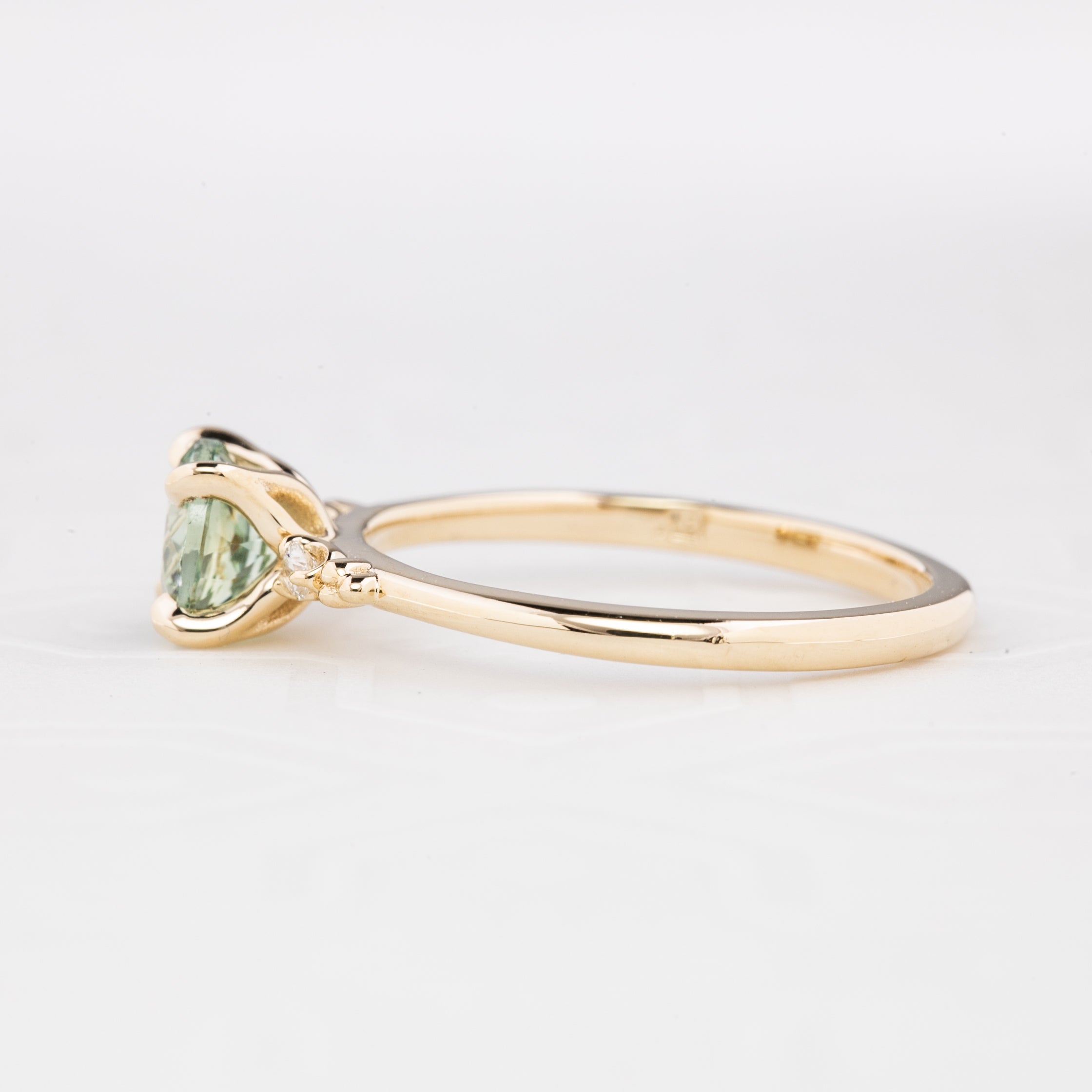 Estel Fleur 4-Prong Setting