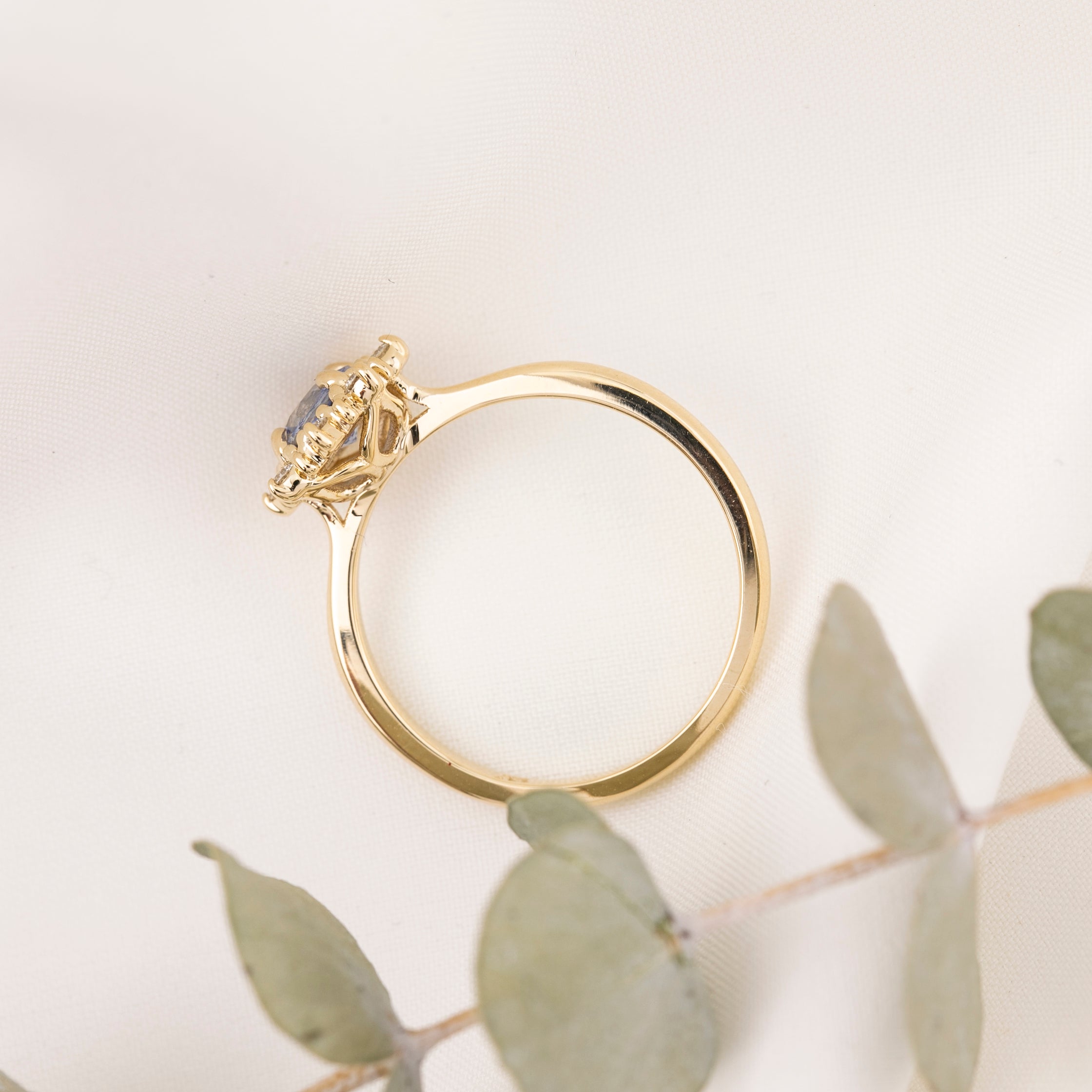 Victoria Ring, 0.55ct Sapphire