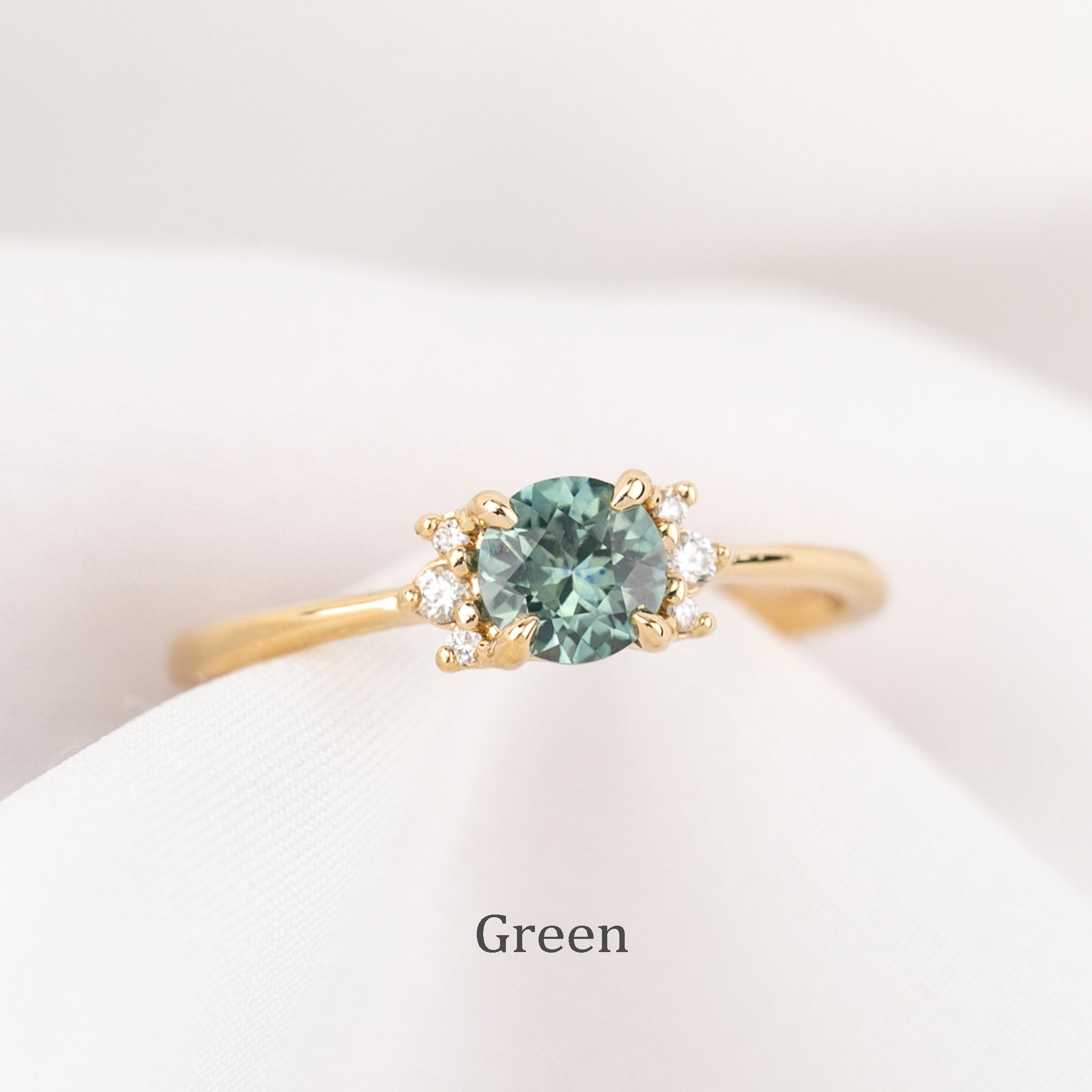 Lena Ring, 0.50-0.60ct Umba Sapphire