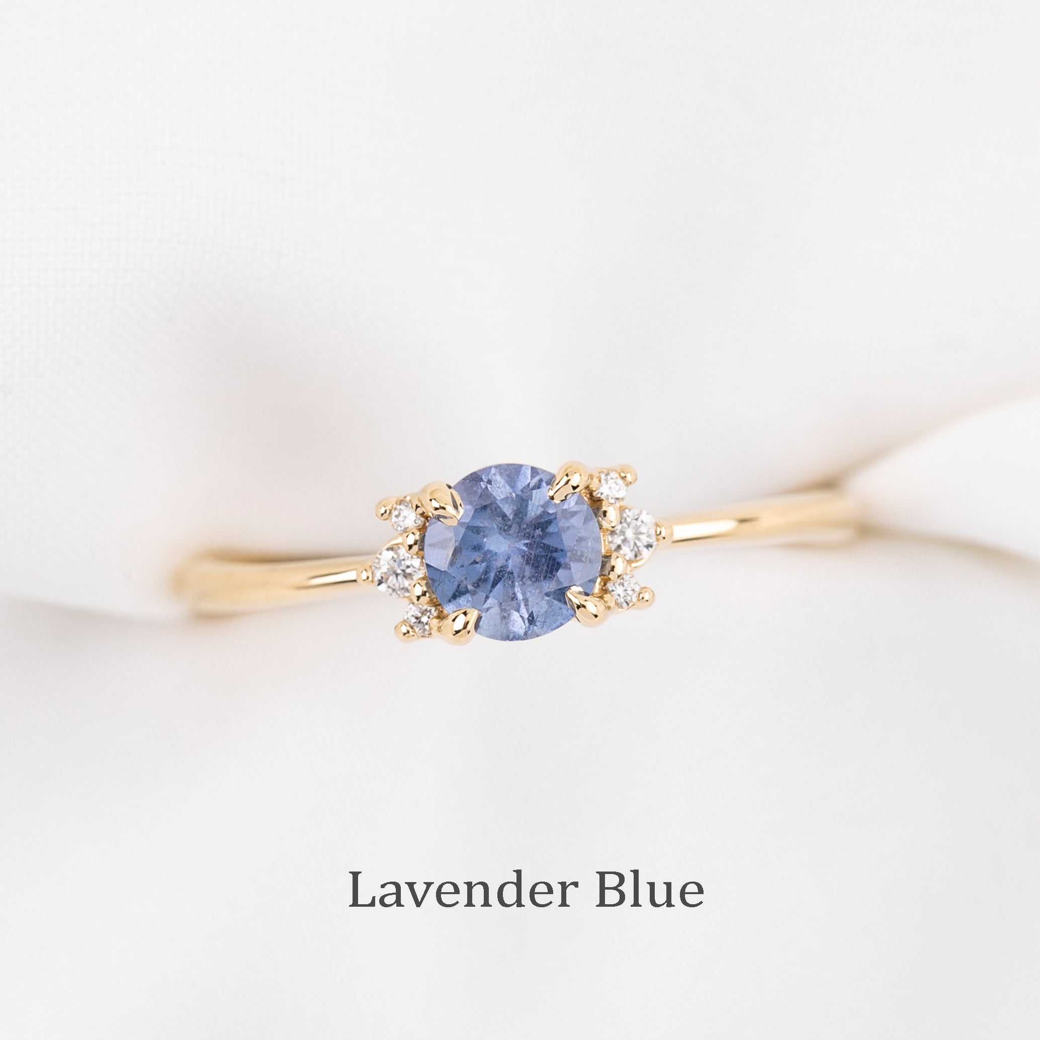Lena Ring, 0.50-0.60ct Umba Sapphire