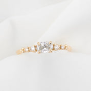Estel Fleur Ring (East-west), 0.40ct Oval Diamond