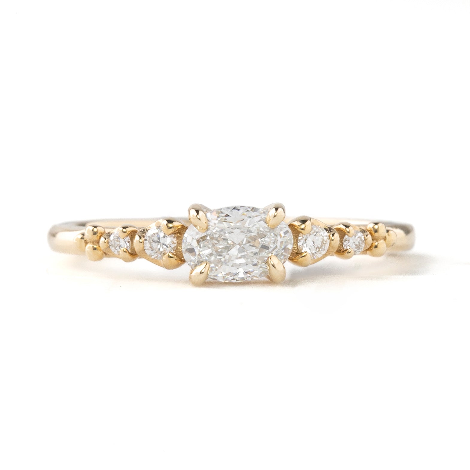 Estel Fleur Ring (East-west), 0.40ct Oval Diamond