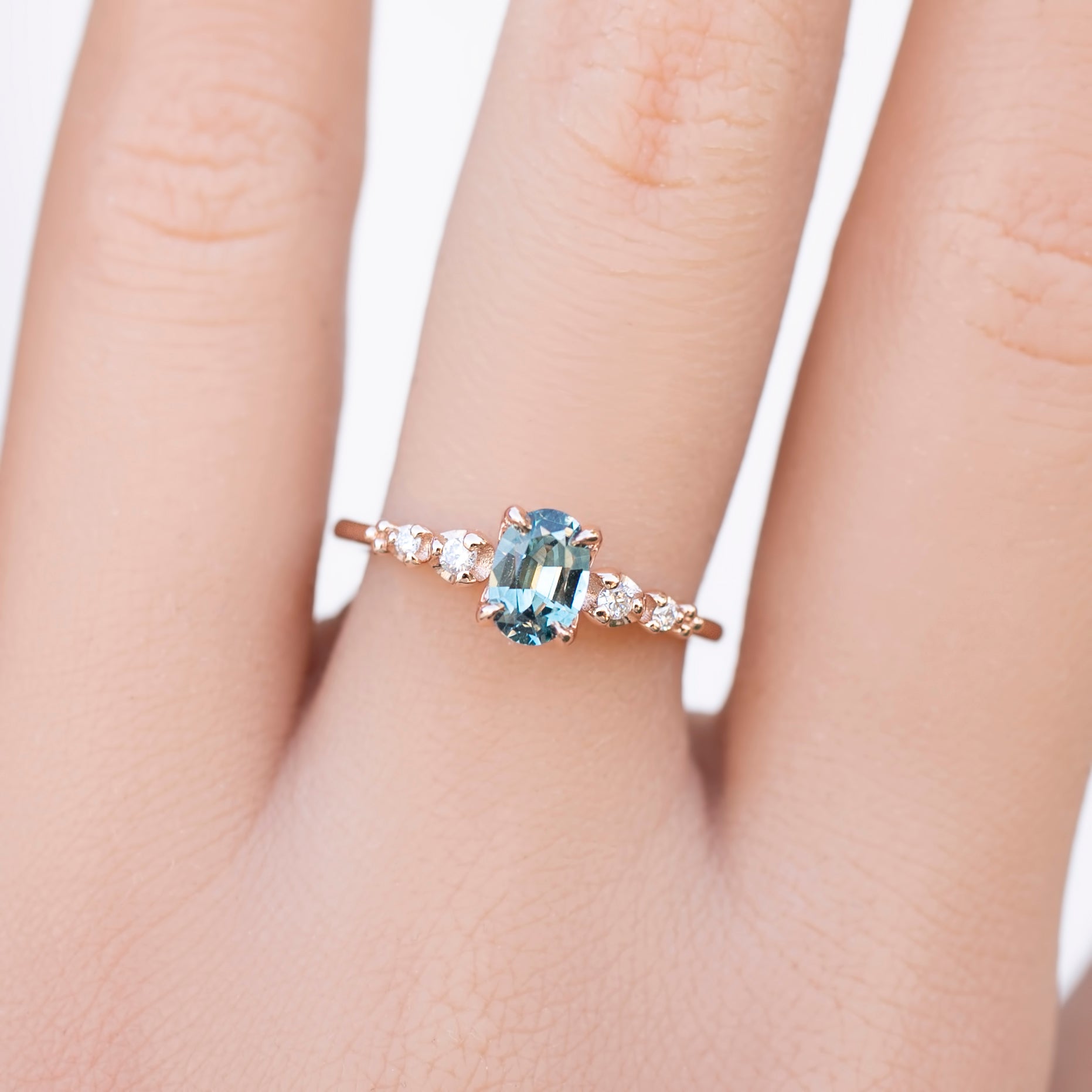 Estel Fleur Ring, 0.74ct Montana Sapphire, oval shape gemstone