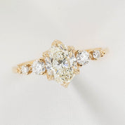 Estel Fleur Oval Diamond Ring