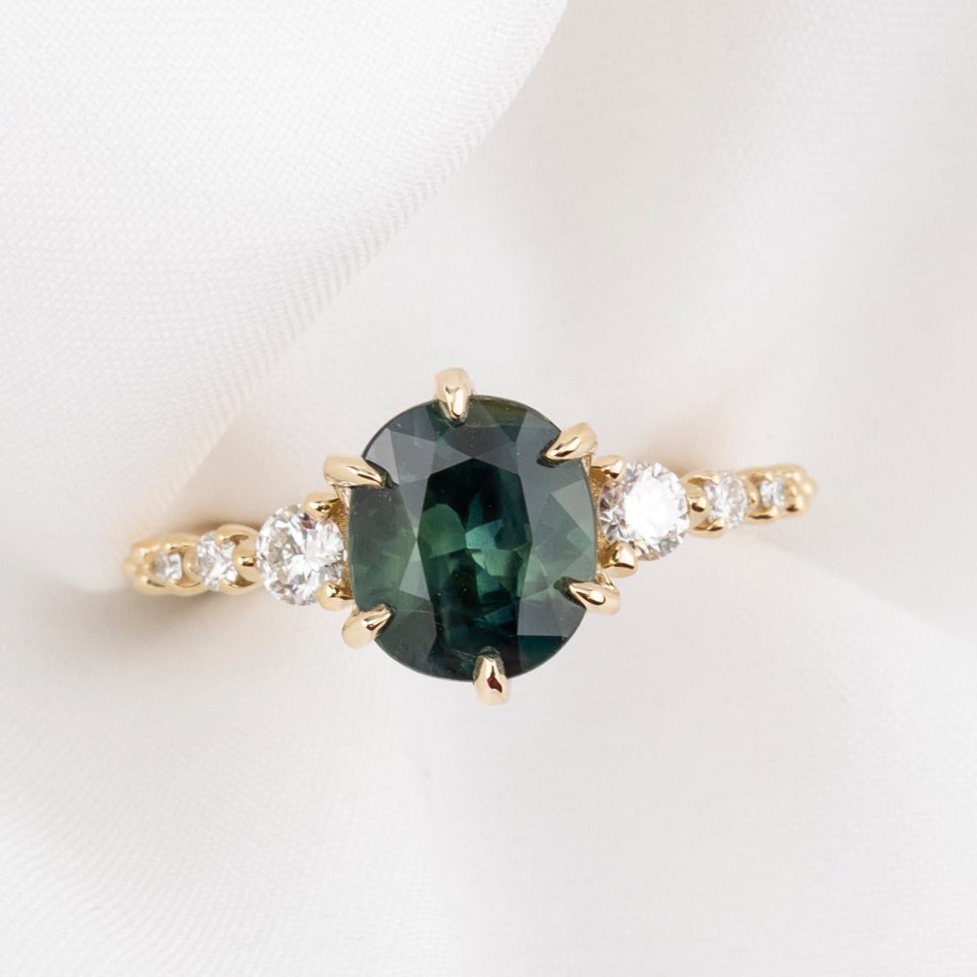 Veronia Ring, 2.02ct Ceylon Sapphire, oval shape gemstone