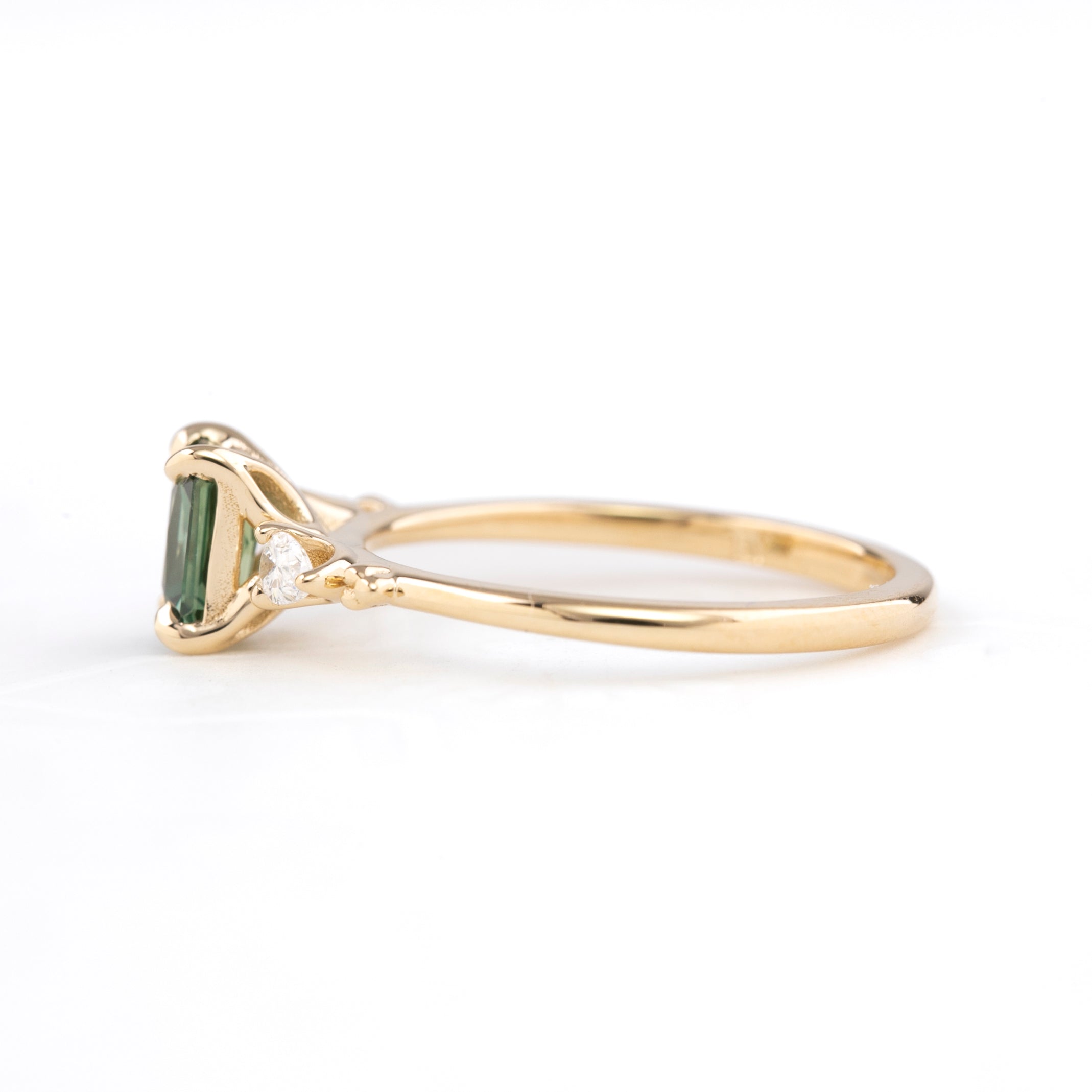 Estel Petal Ring, 0.97ct Sapphire