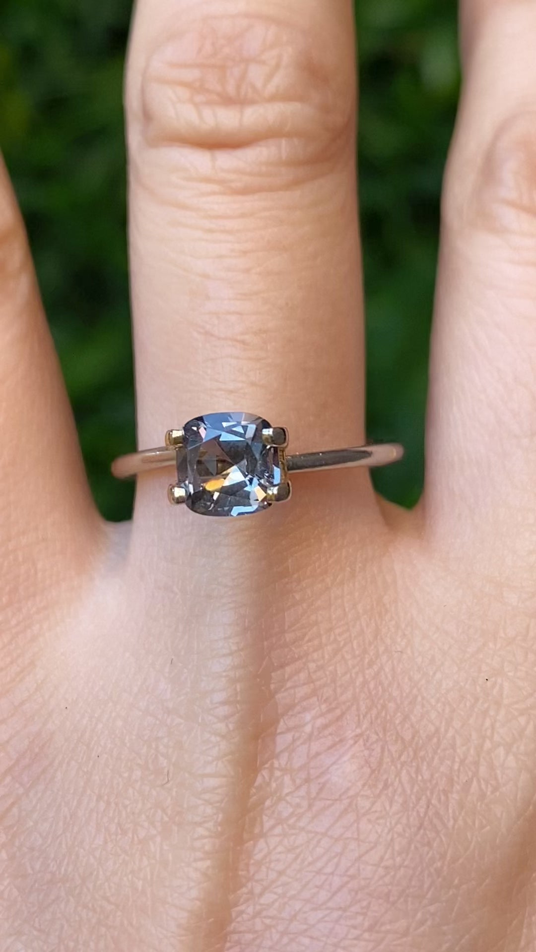 1.38ct Cushion Cut Gray Purple Spinel se110