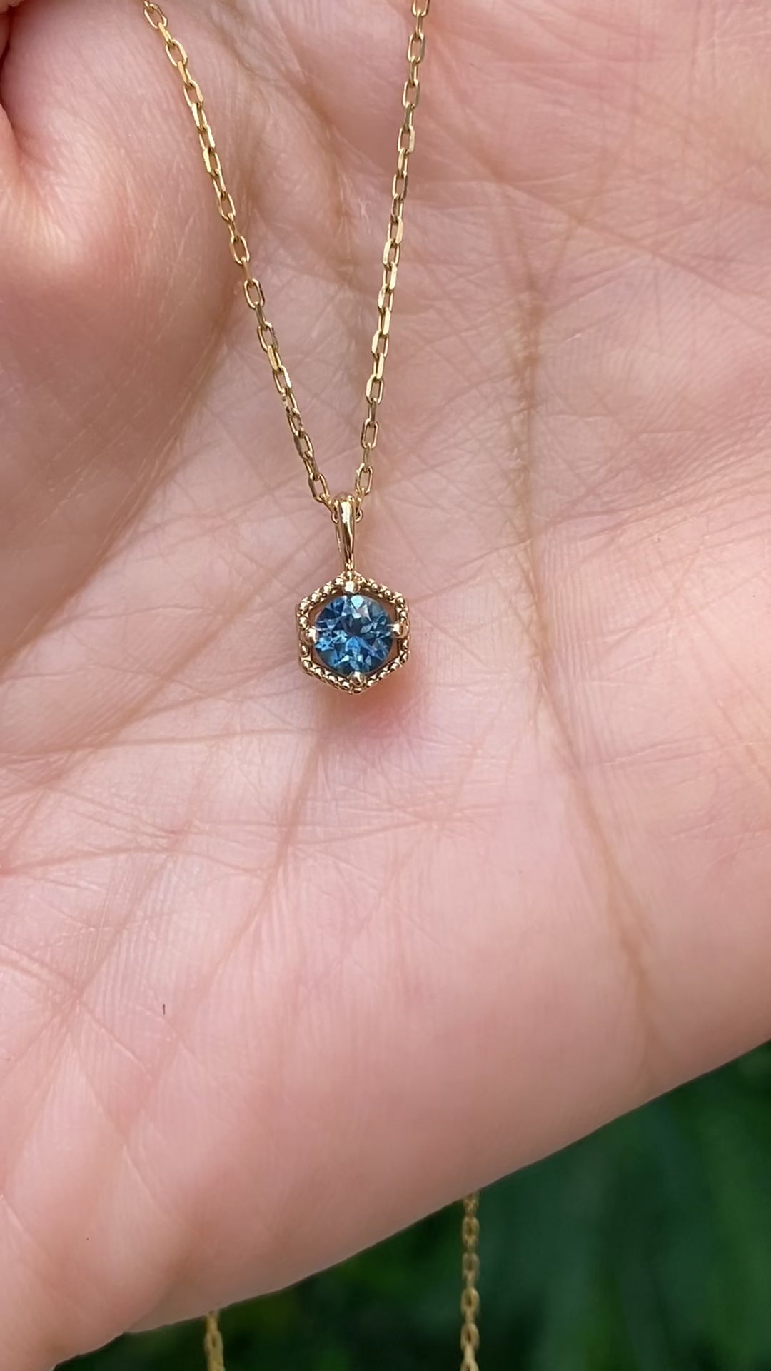 Milgrain Hexagon Montana Sapphire Charm 4mm