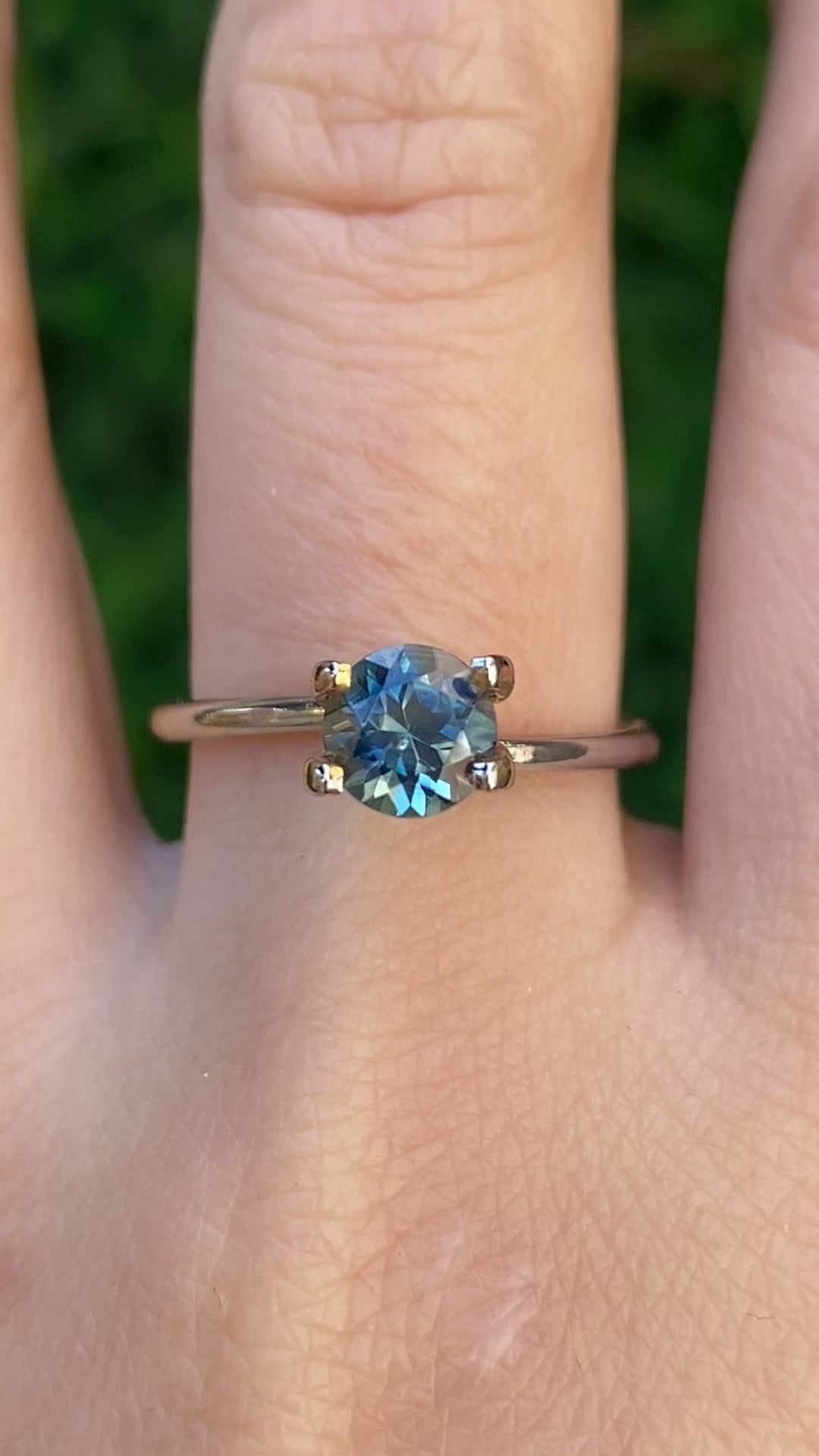 1.24ct Round Cut Blue green Montana Sapphire Sapphire SR433