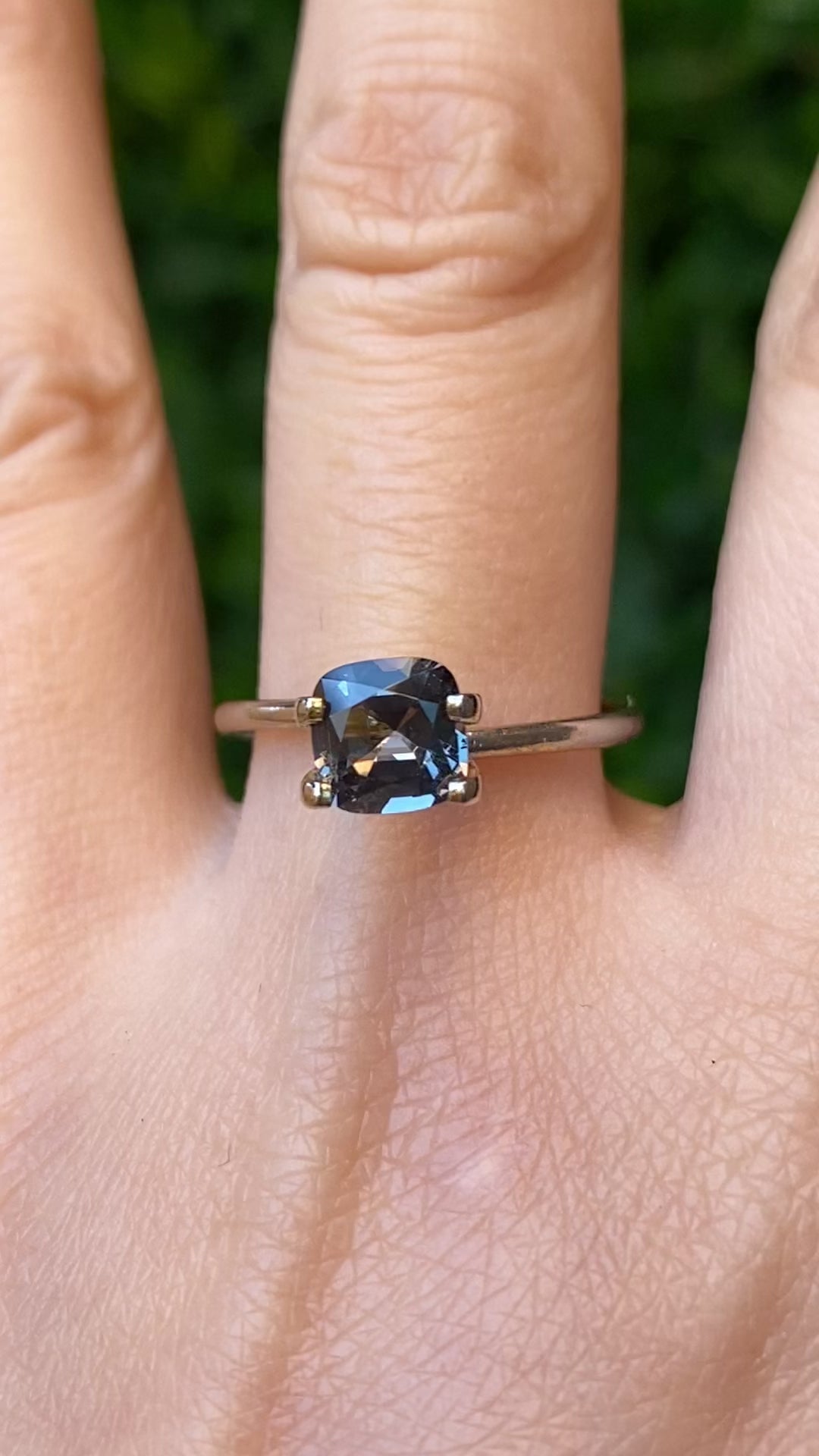 1.40ct Cushion Cut Gray Purple Spinel se112