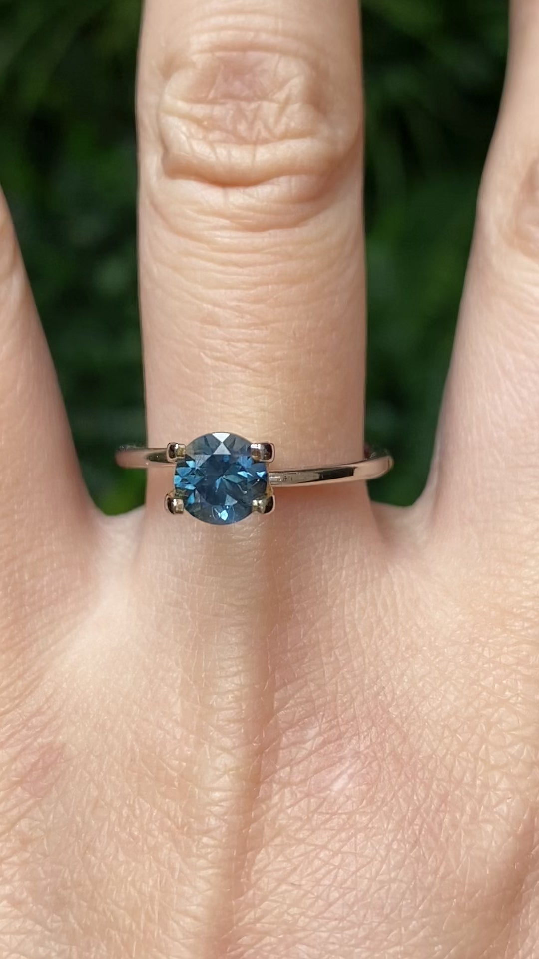 1.30ct Round Cut Teal Blue Montana Sapphire Sapphire SR456