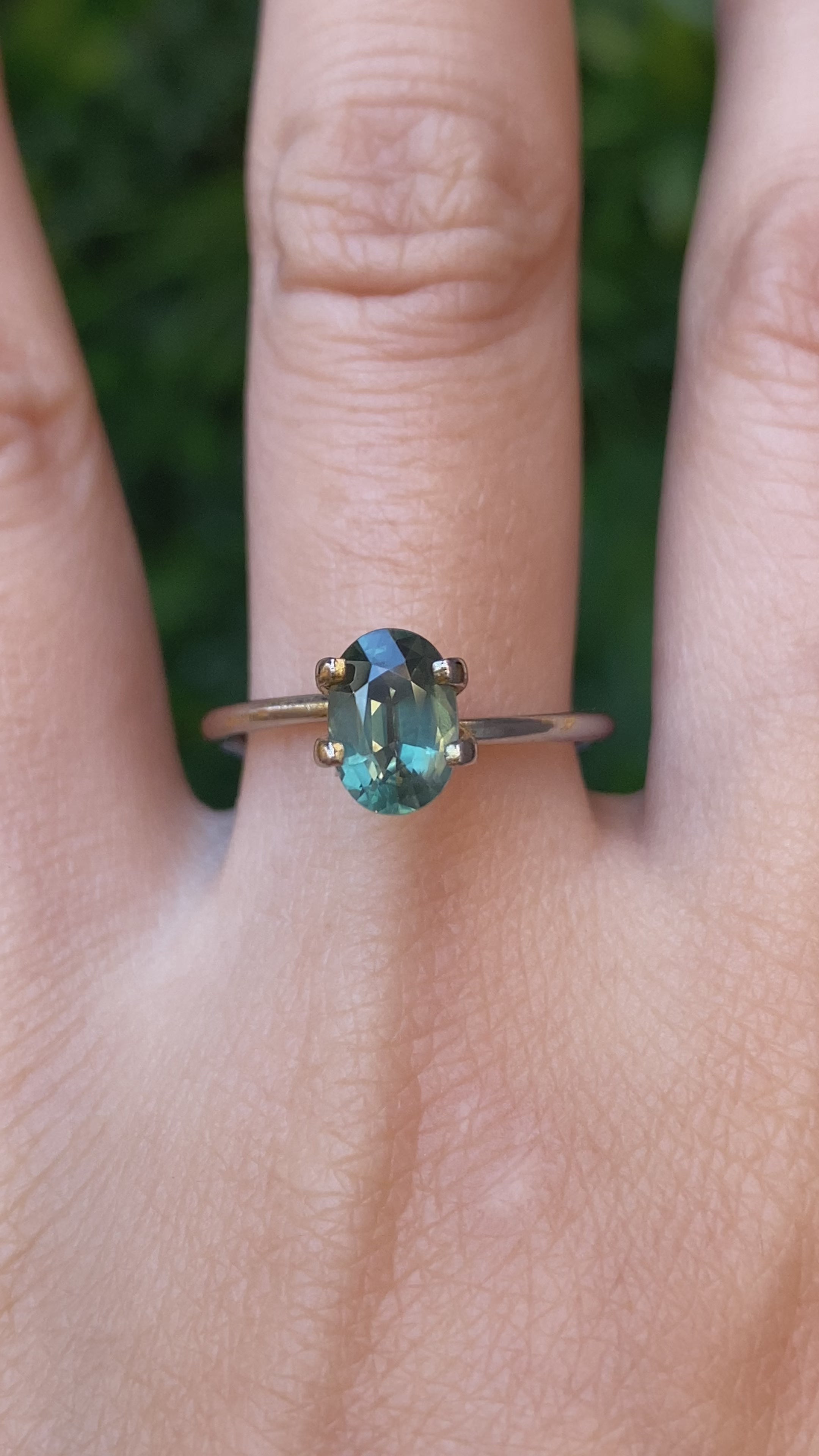 1.30ct Oval Cut Green Madagascar Sapphire SO565