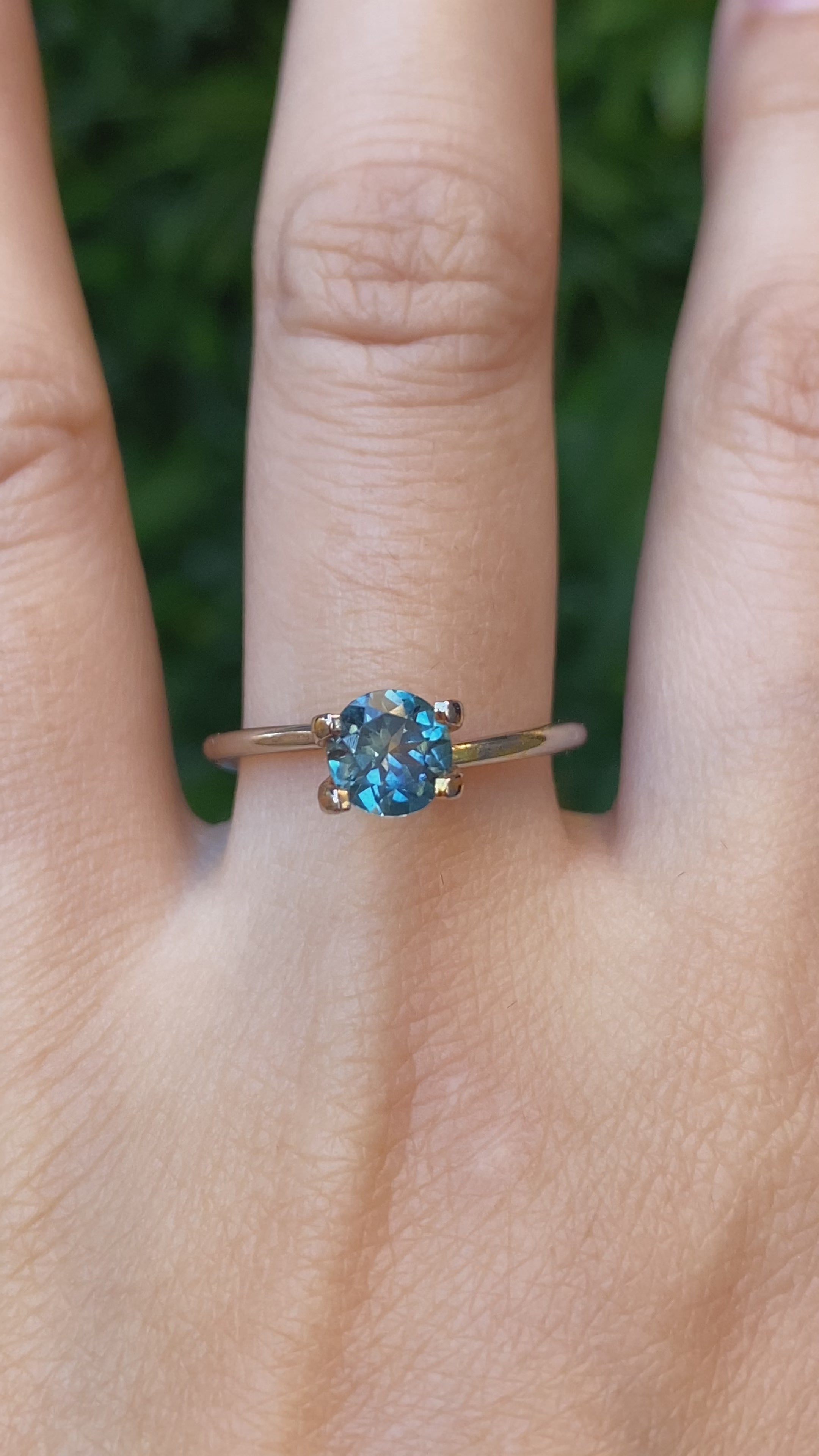 1.01ct Round Cut Teal Blue Montana Sapphire SR386