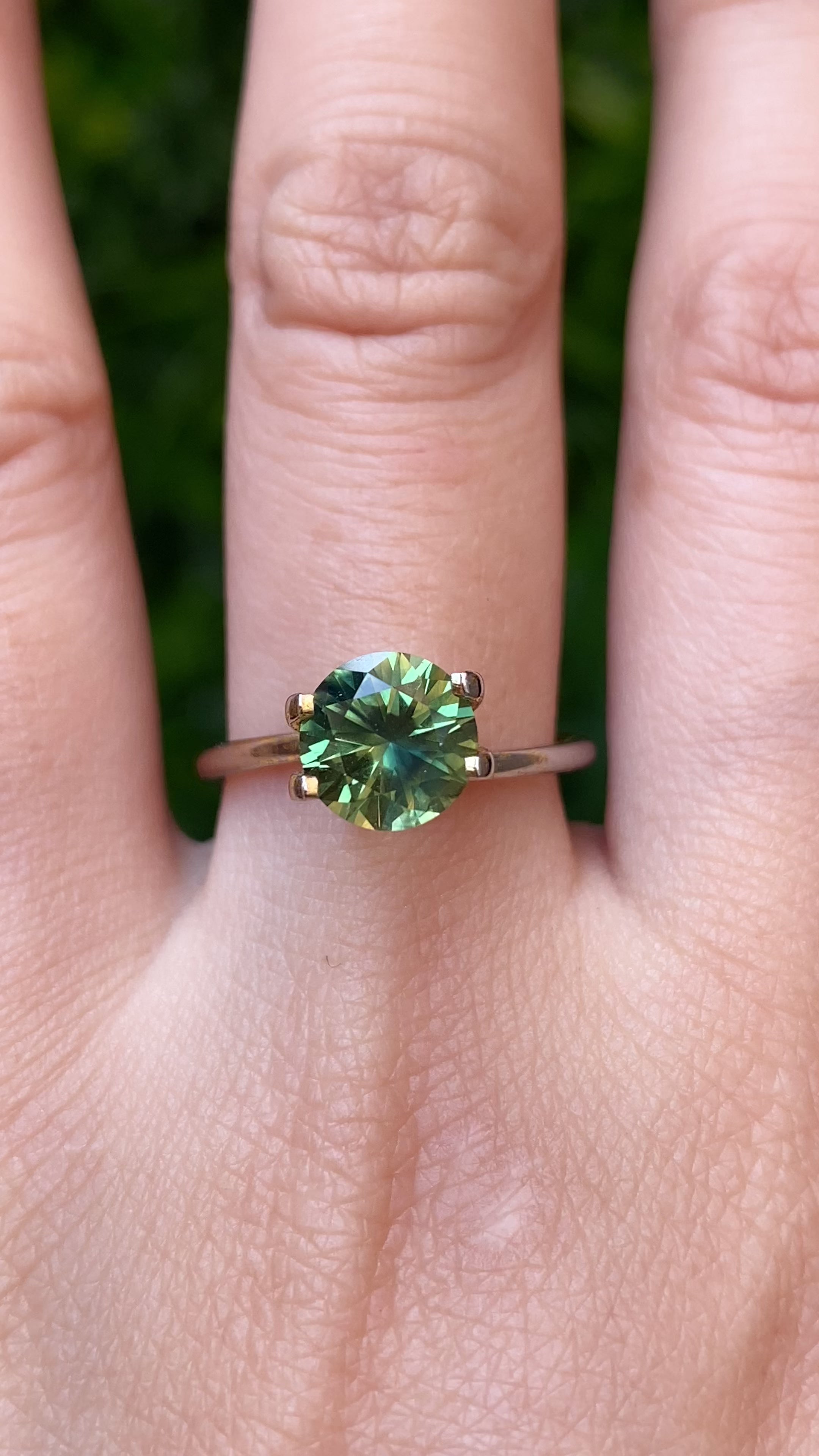 2.16ct Round Cut Green Australian Sapphire SR367