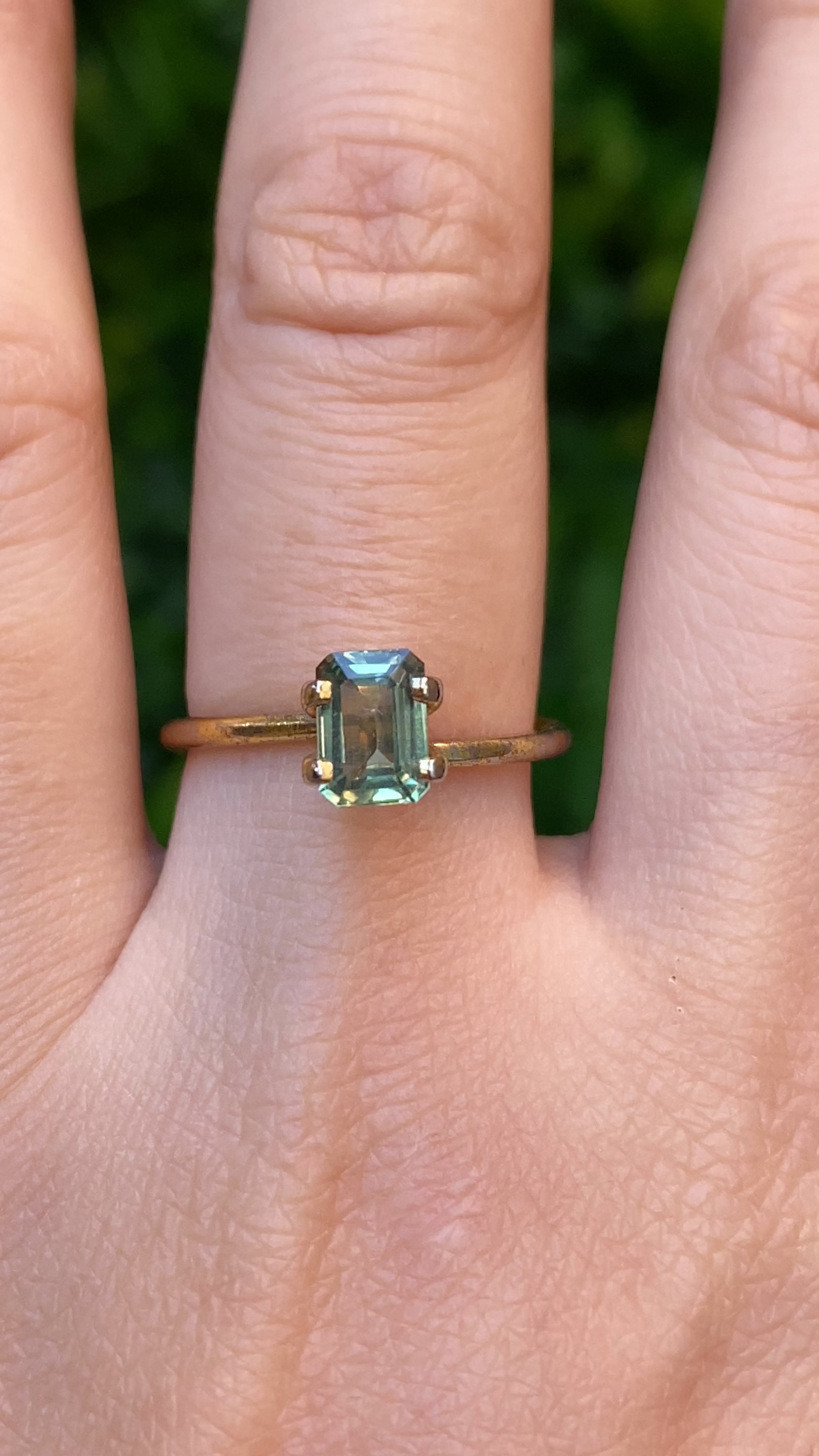 1.45ct エメラルドカット グリーンサファイア モンタナ産 SF353
