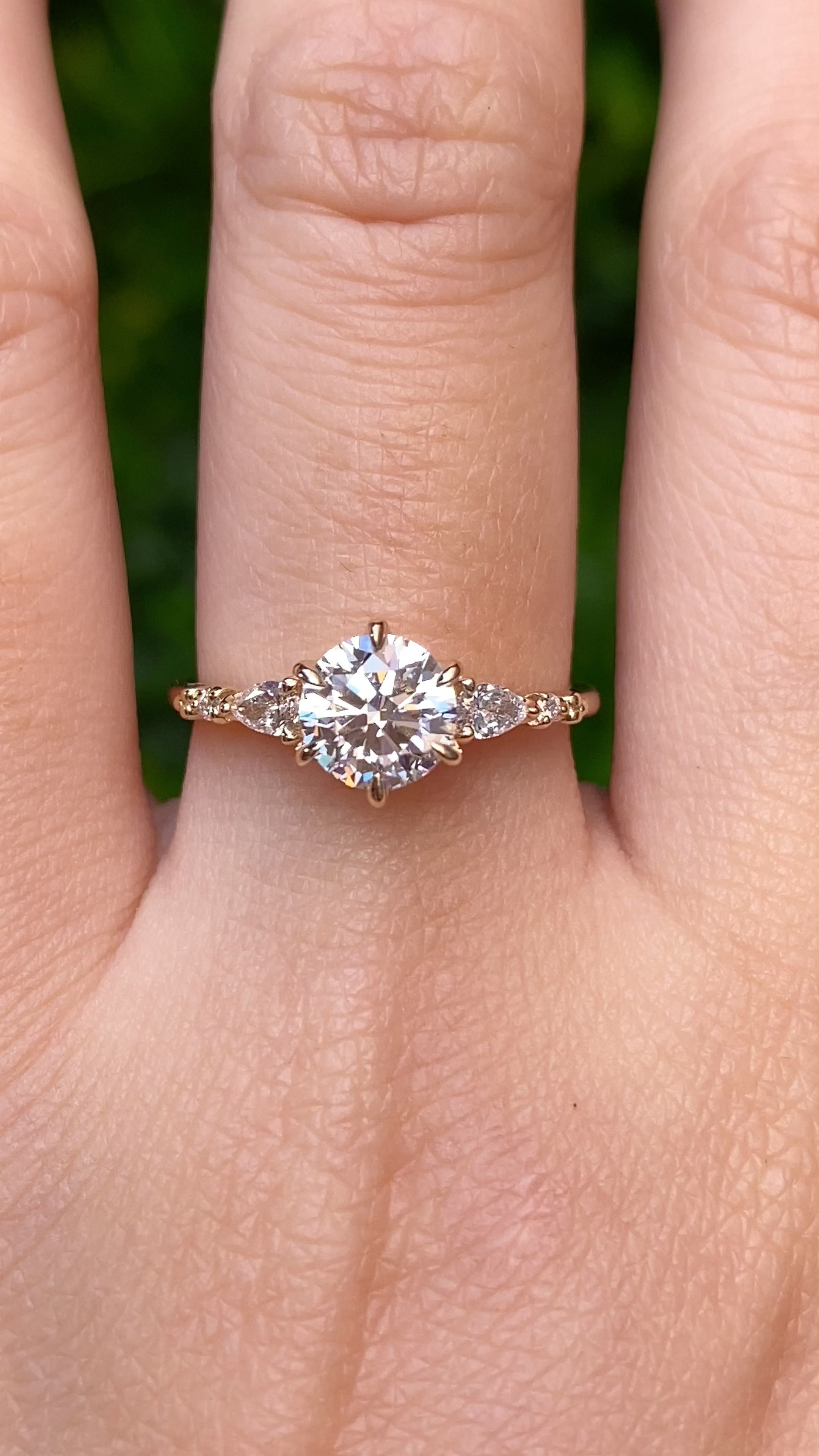 Estel Fleur Petal Ring, 1.00ct Lab Diamond | IGI Certified