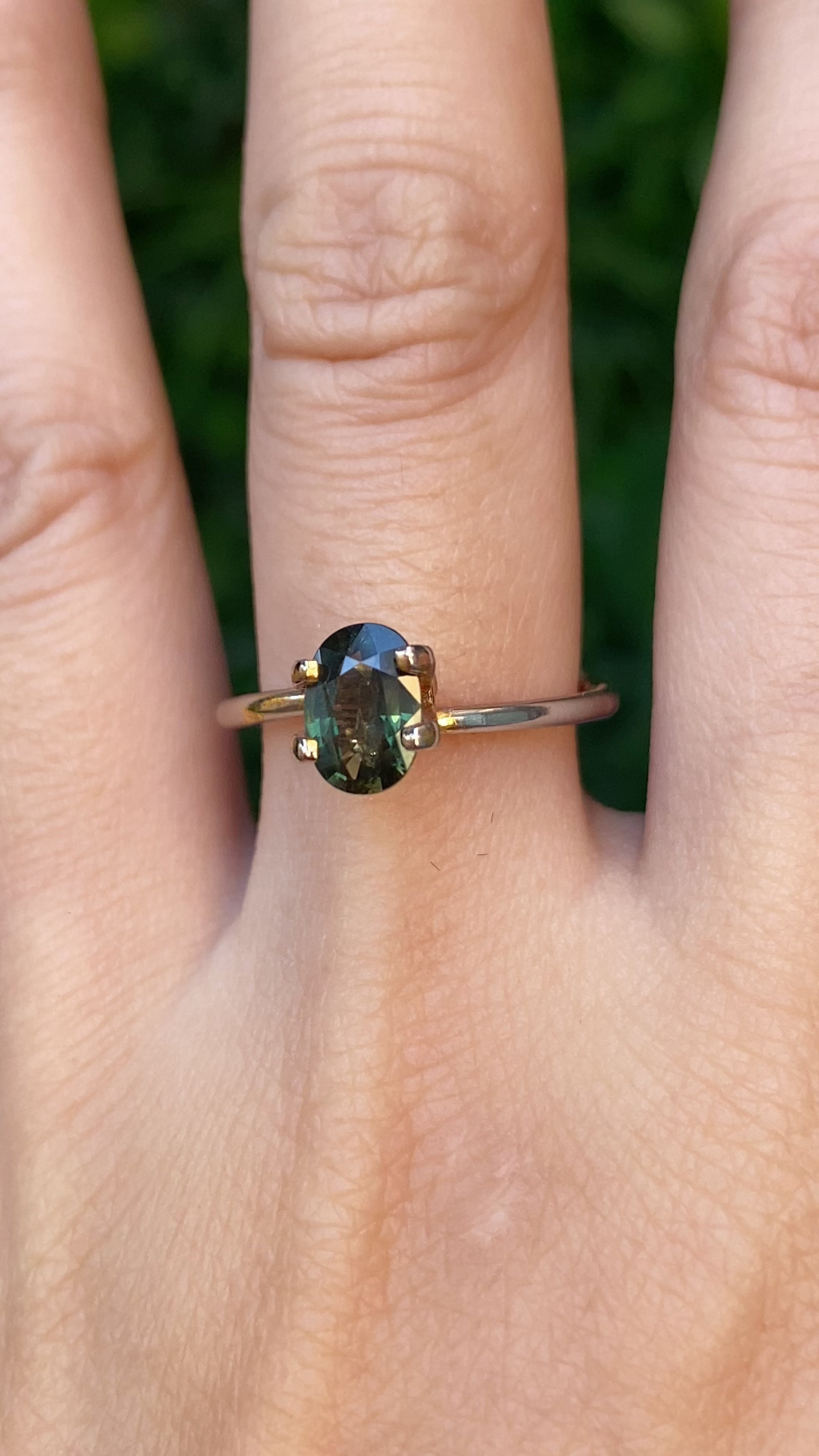 1.20ct Oval Cut Green Madagascar Sapphire SO566