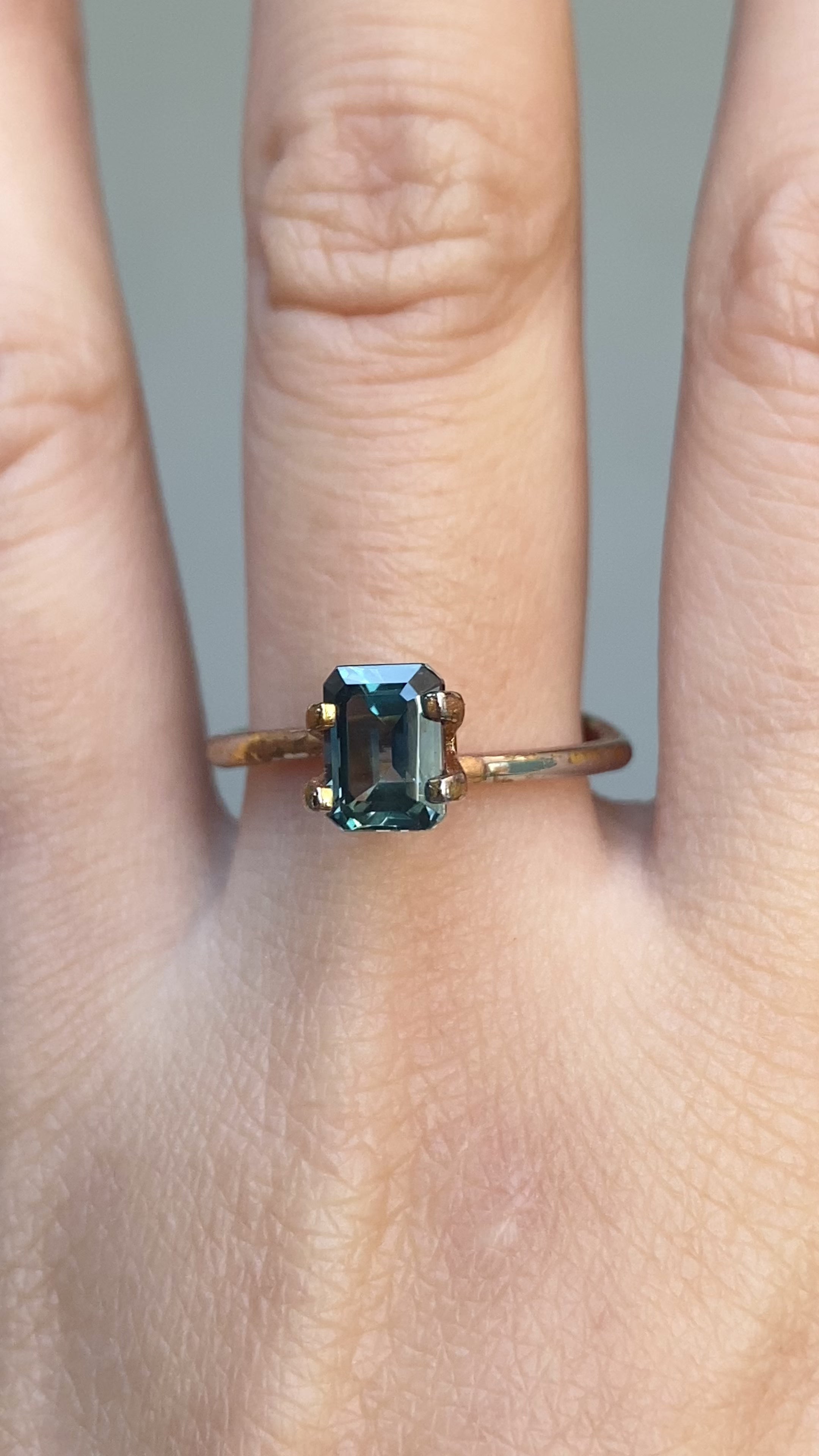 1.71ct エメラルドカット ピーコックブルーグリーンサファイア モンタナ産 SF344