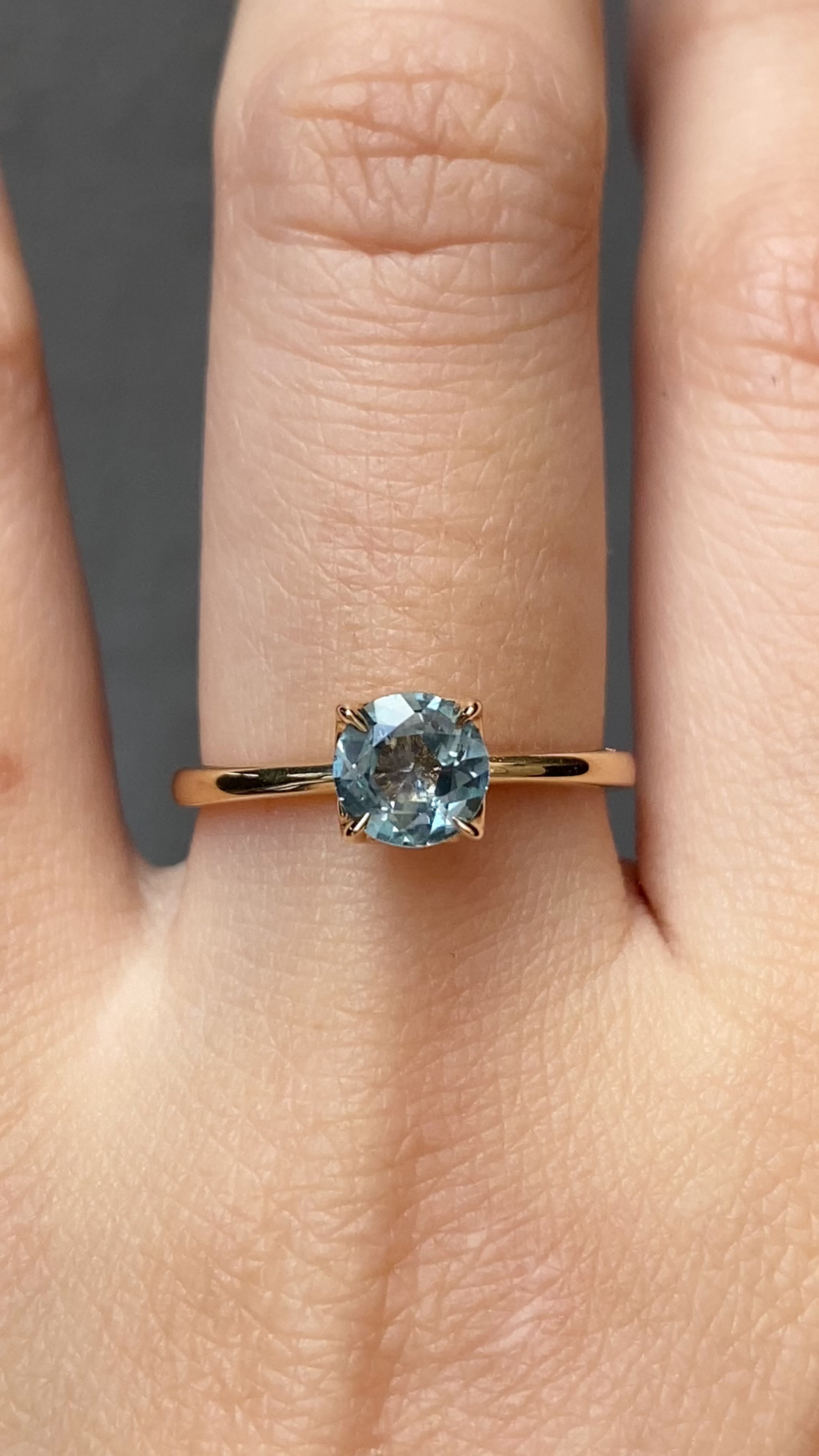 【一点物】サラリング ・0.89ct・加熱モンタナ産ライトブルーグリーンサファイア・K14YG