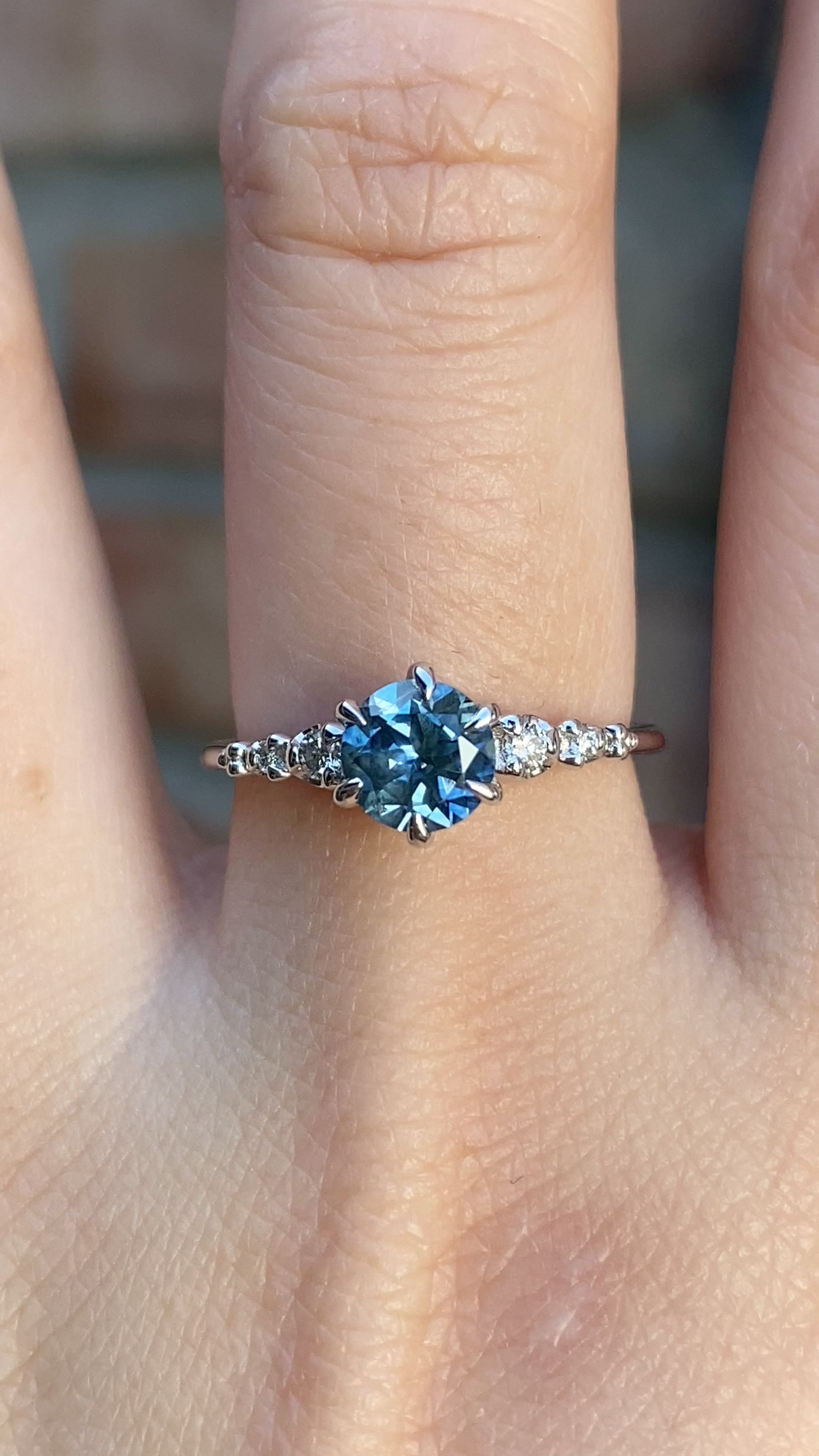 【即日配送】エステルフルールリング ・1.11ct・加熱モンタナ産ライトブルーサファイア・K14WG