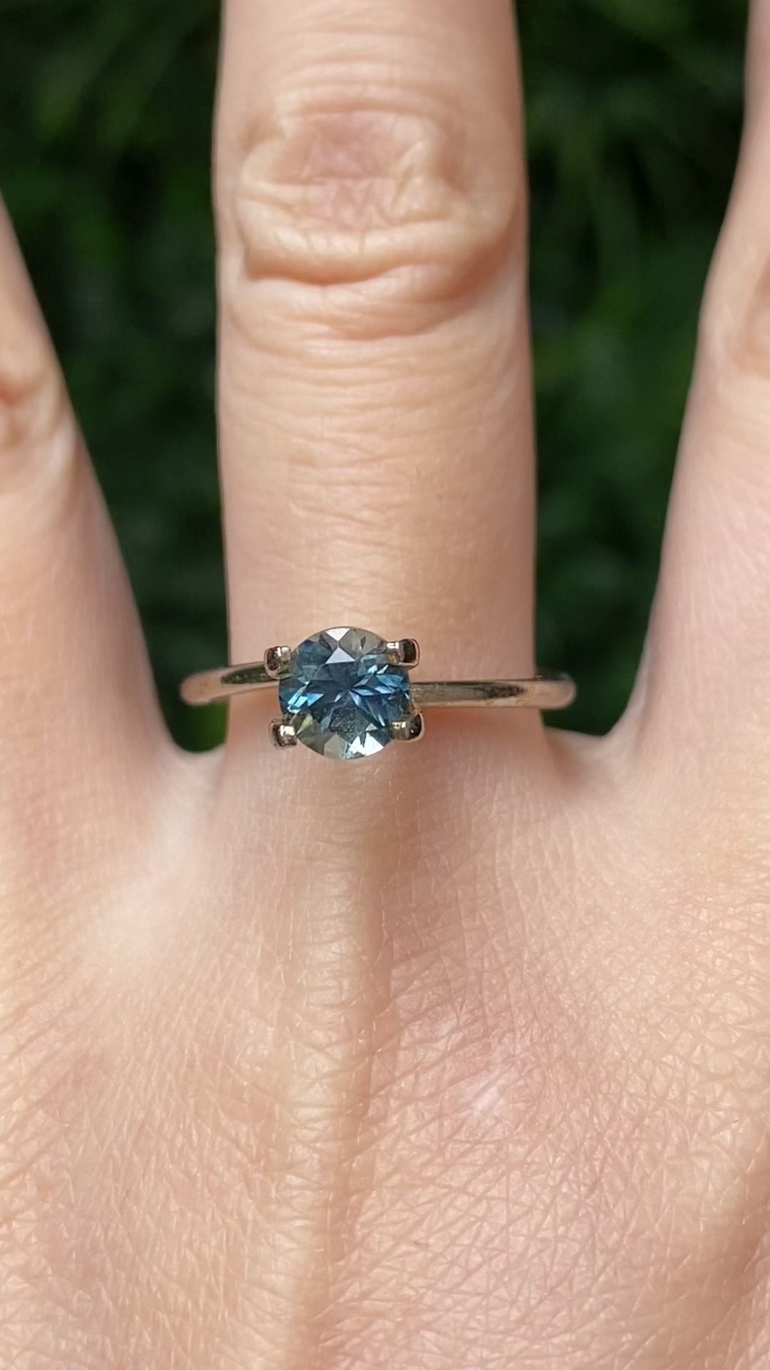 1.25ct Round Cut Blue Green Montana Sapphire Sapphire SR458