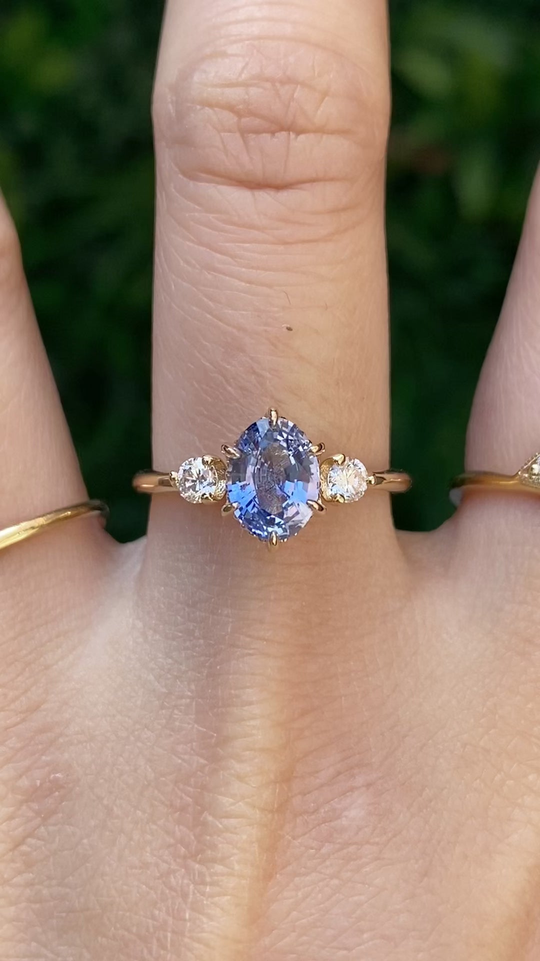 Ayana Ring, 1.36ct Blue Srilanka Sapphire