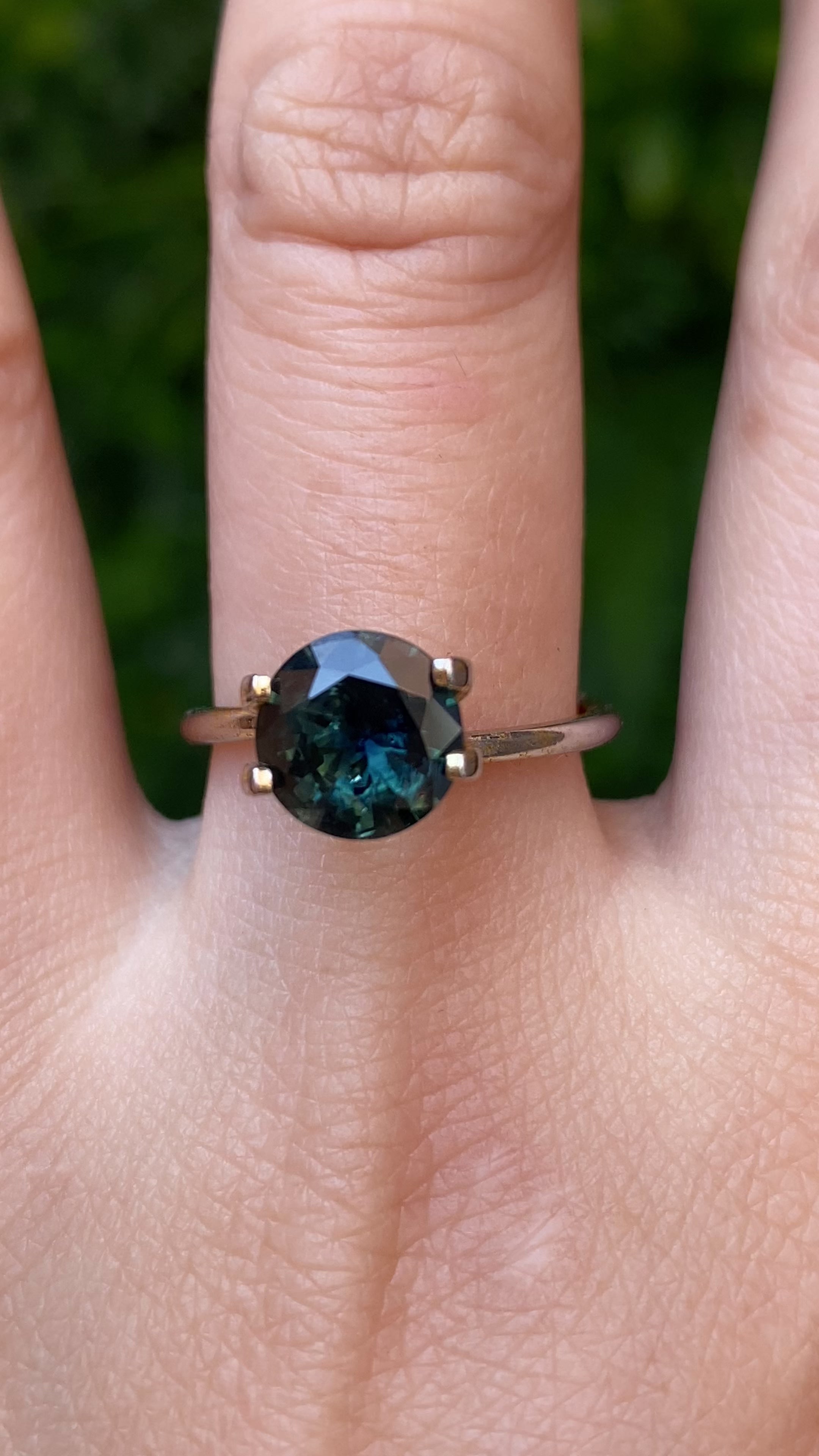 1.97ct Round Cut Blue Green Teal Sapphire SR352