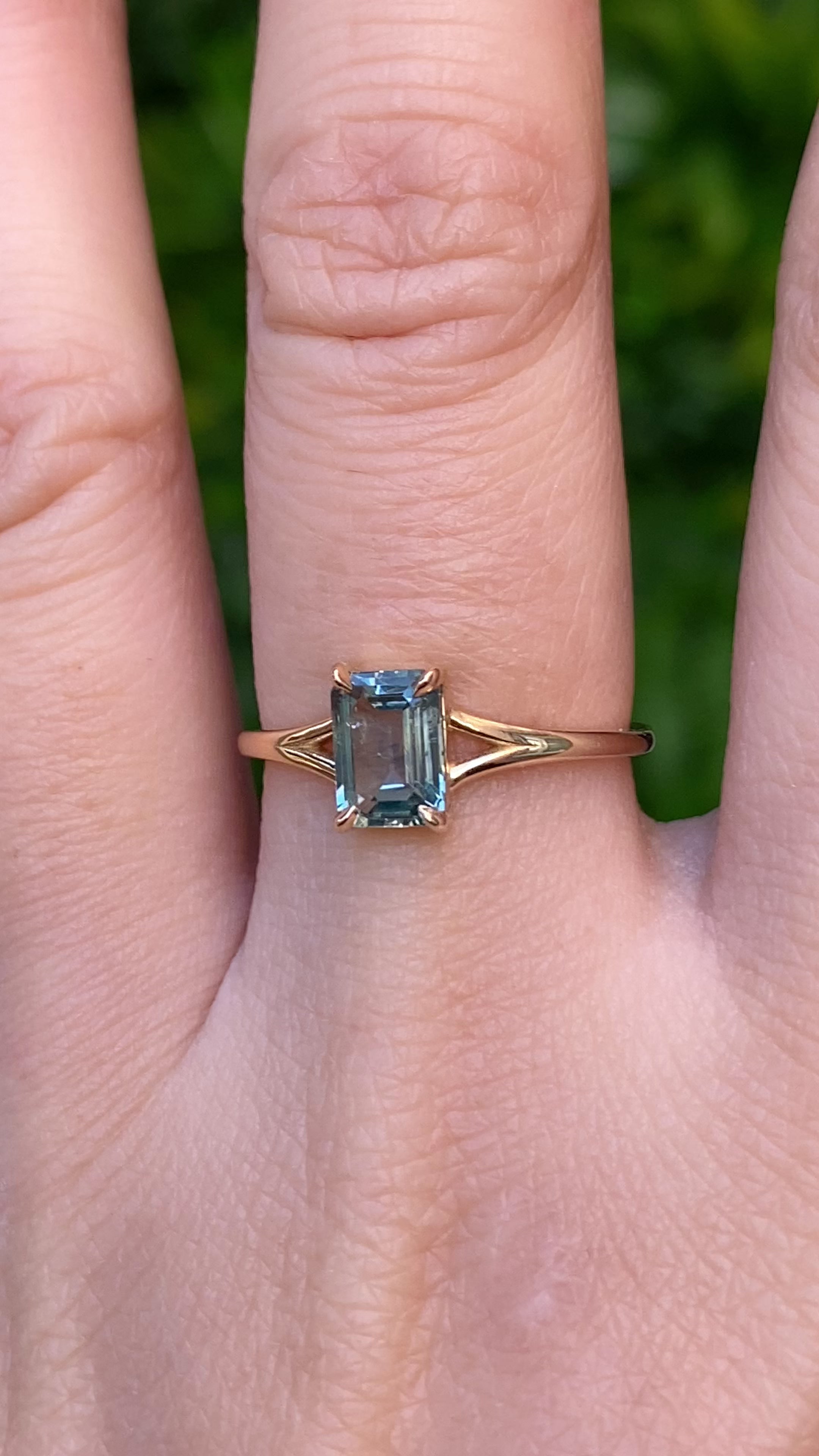 【一点物】カイリーリング ・1.15ct・加熱モンタナ産ライトグリーンサファイア・K14YG