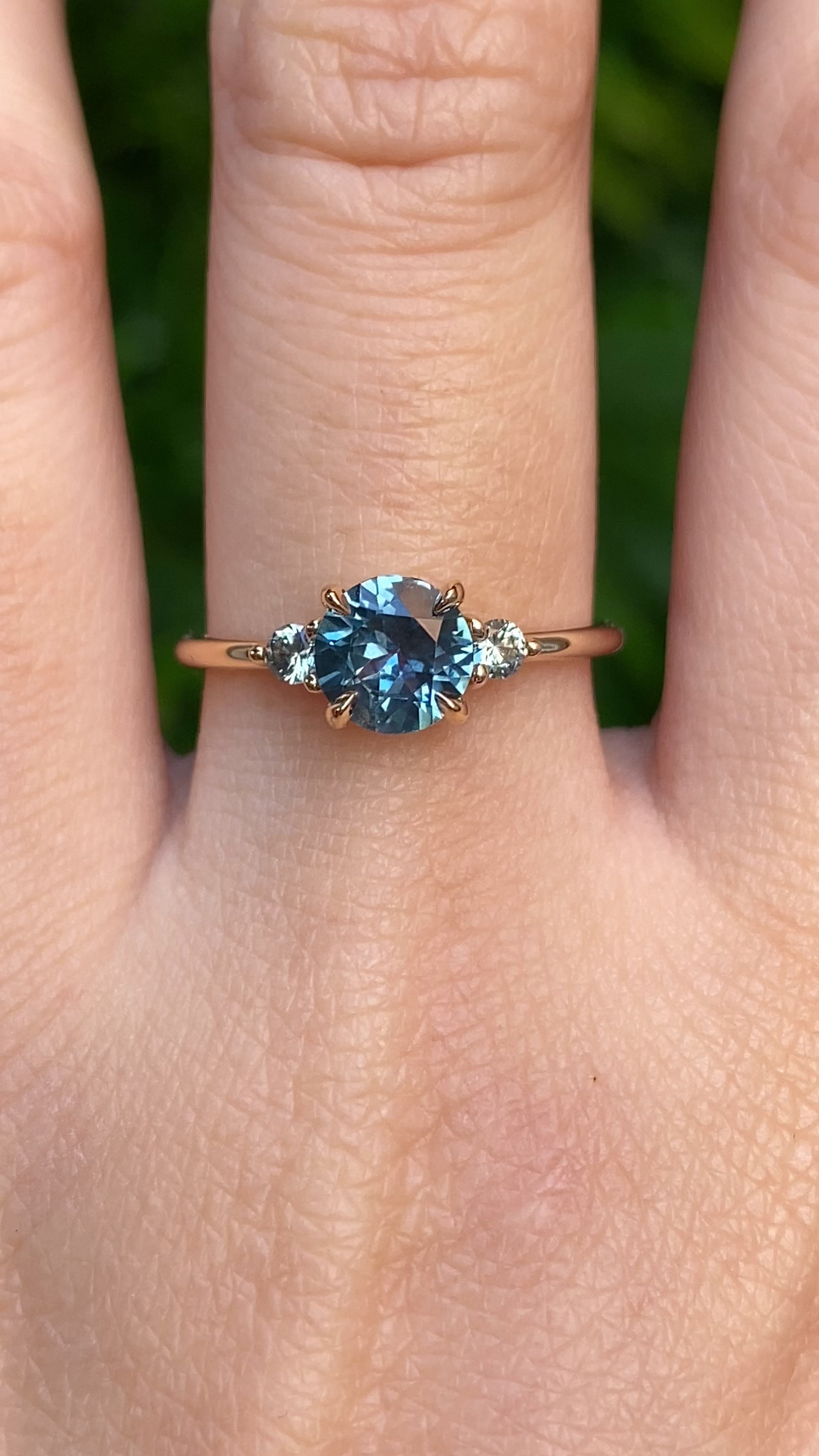 【一点物】エミリーグランドリング ・1.18ct・加熱モンタナ産ティールブルーサファイア・K14YG