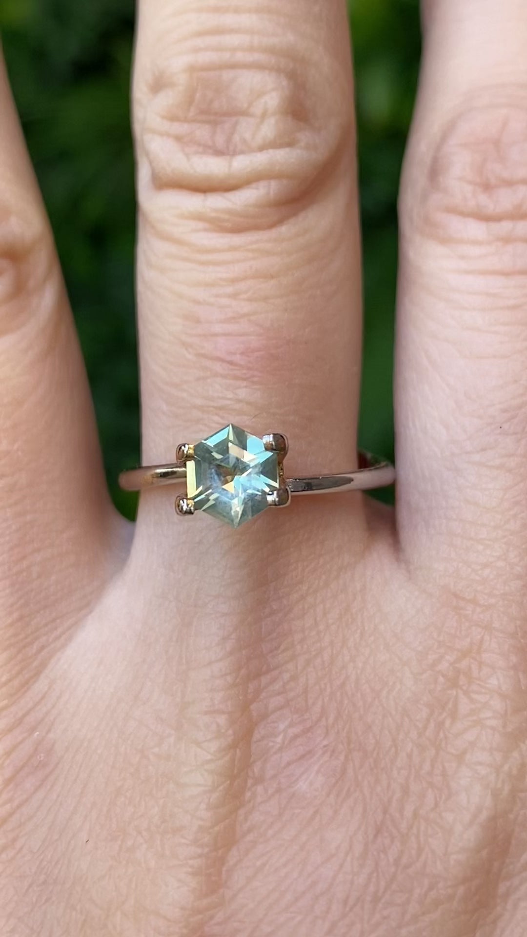 1.02ct Hexagon Cut Light Green Montana Sapphire SF511