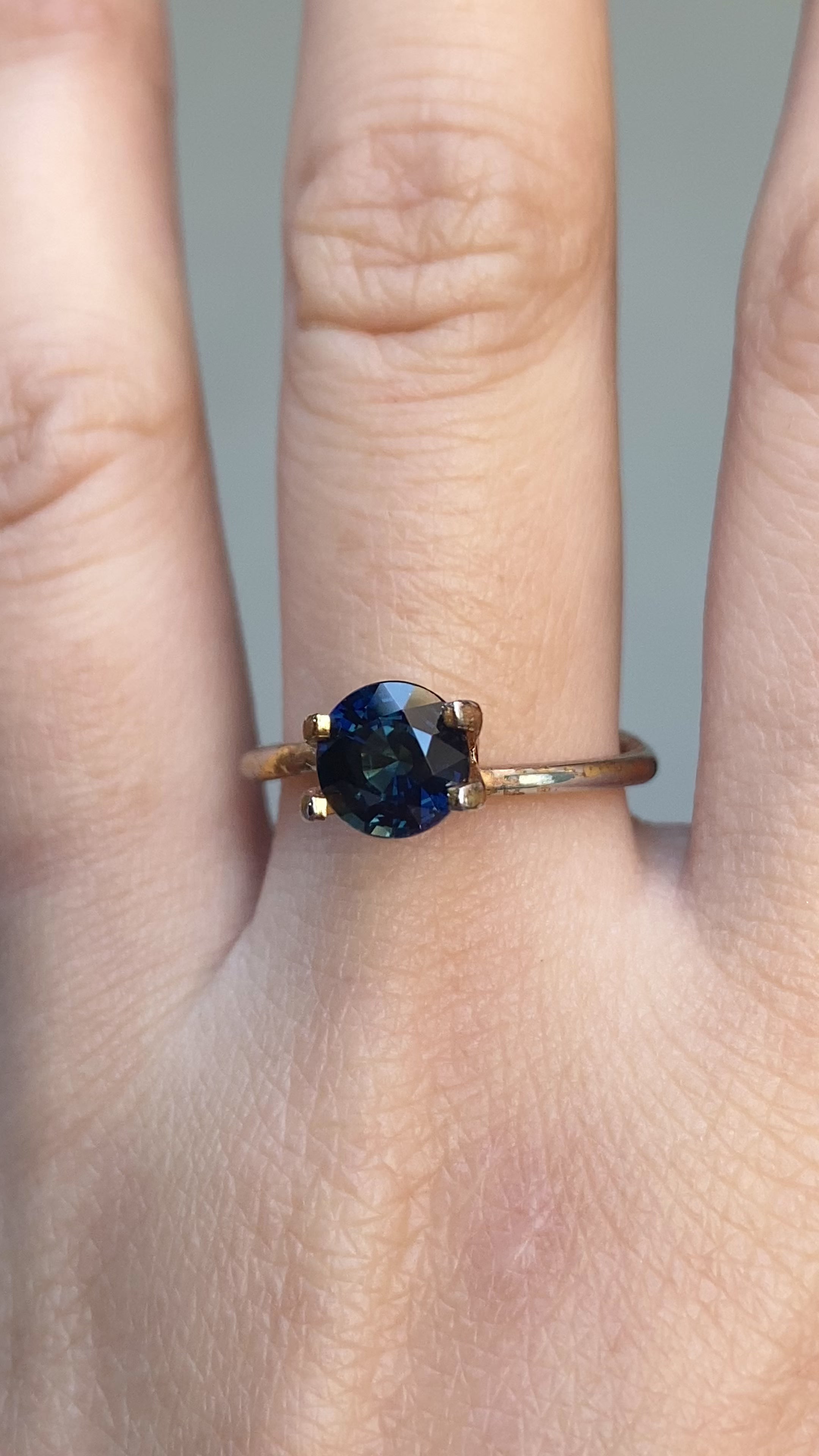 1.52ct Round Cut Dark Teal Blue Australian Sapphire SR299