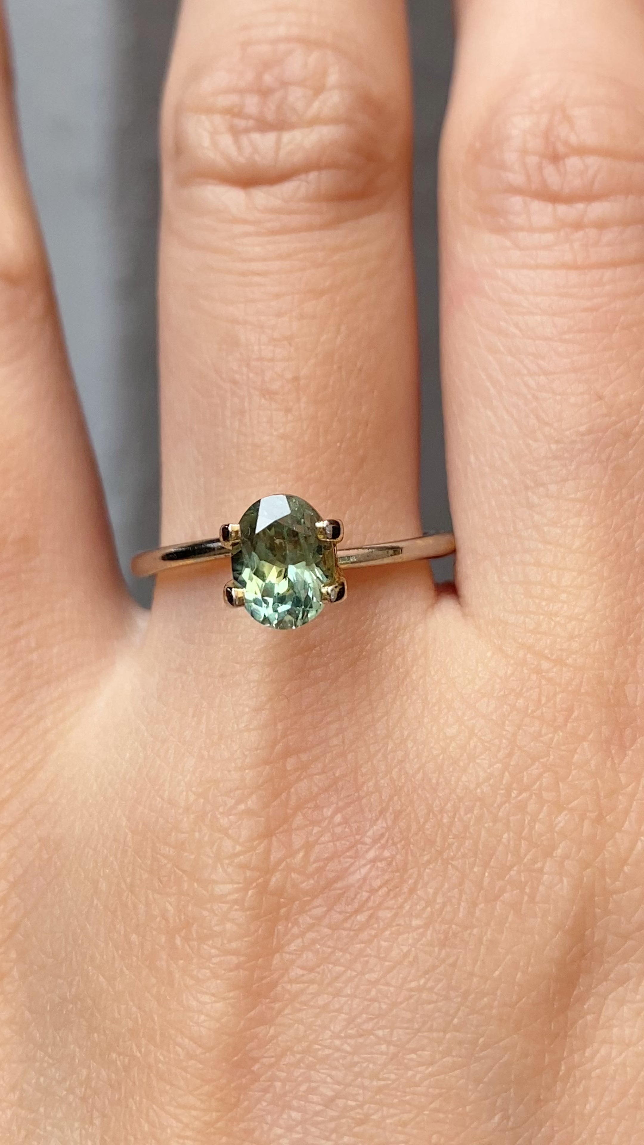 1.62ct オーバルカット ライトブルーグリーンサファイア モンタナ産 SO441