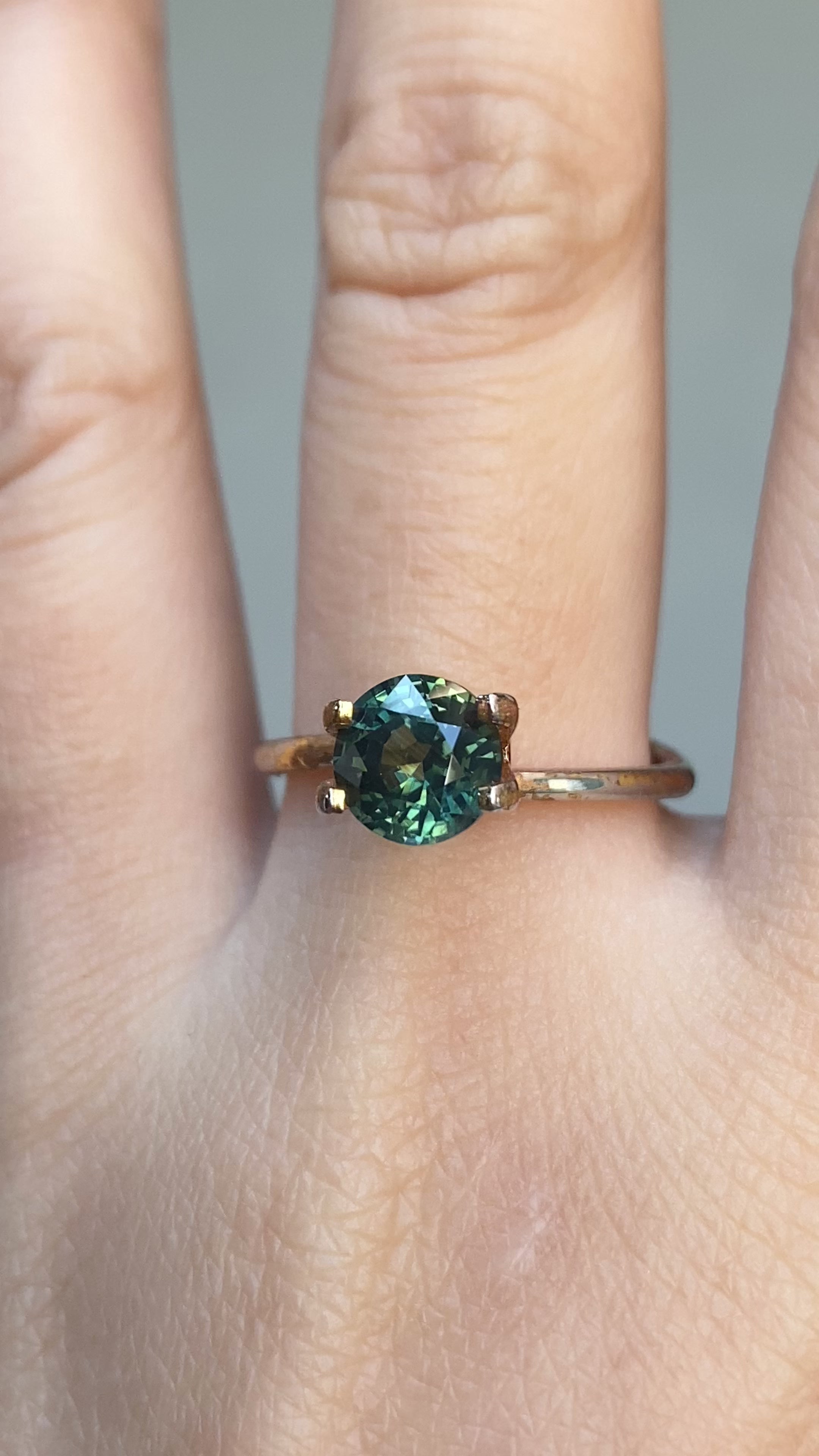 1.71ct ラウンドカット パルティグリーンイエローサファイア オーストラリア産 SR298