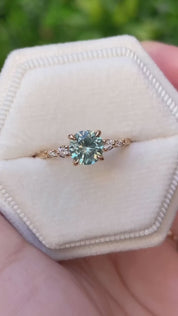 Estel Fleur 4-Prong Setting