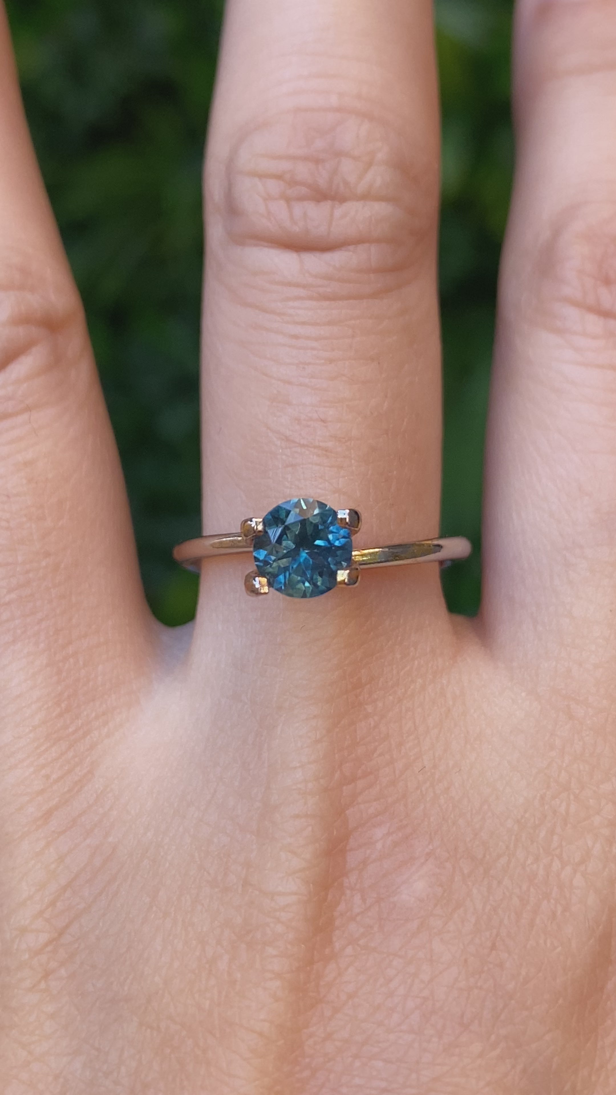 1.06ct Round Cut Teal Blue Montana Sapphire SR388