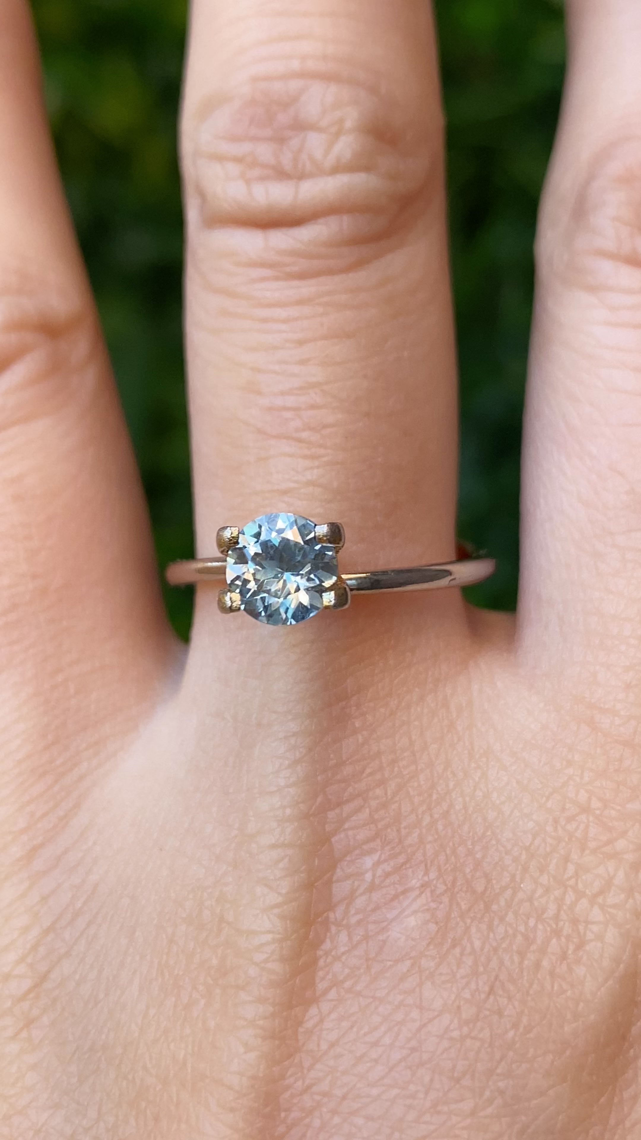 1.08ct Round Cut Light Blue Montana Sapphire SR397