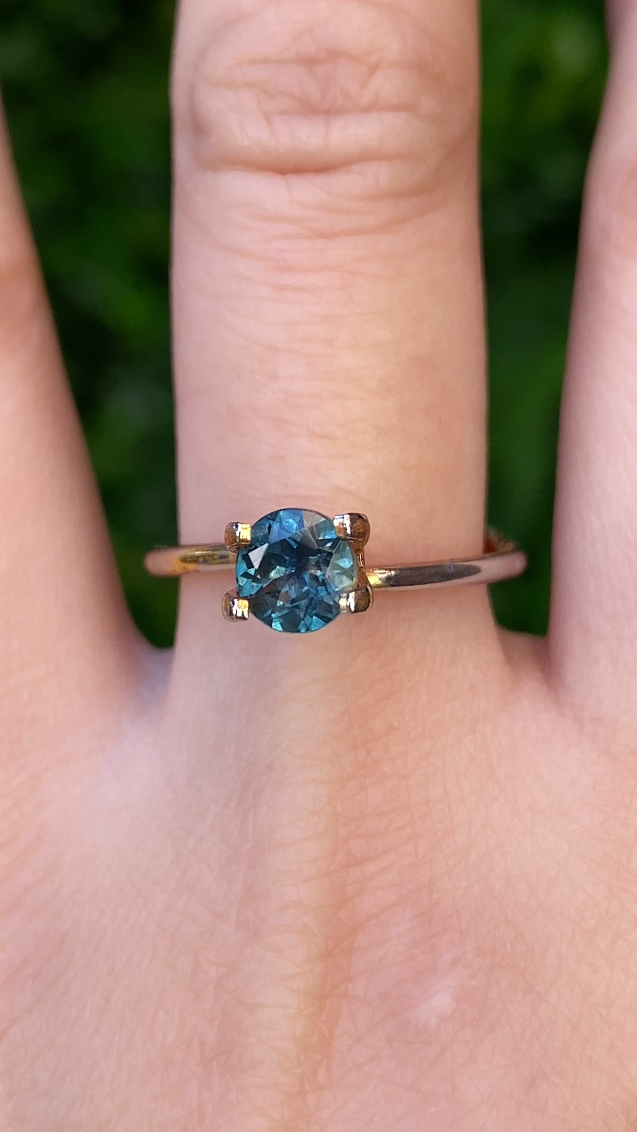 1.01ct Round Cut Blue Green Montana Sapphire SR341