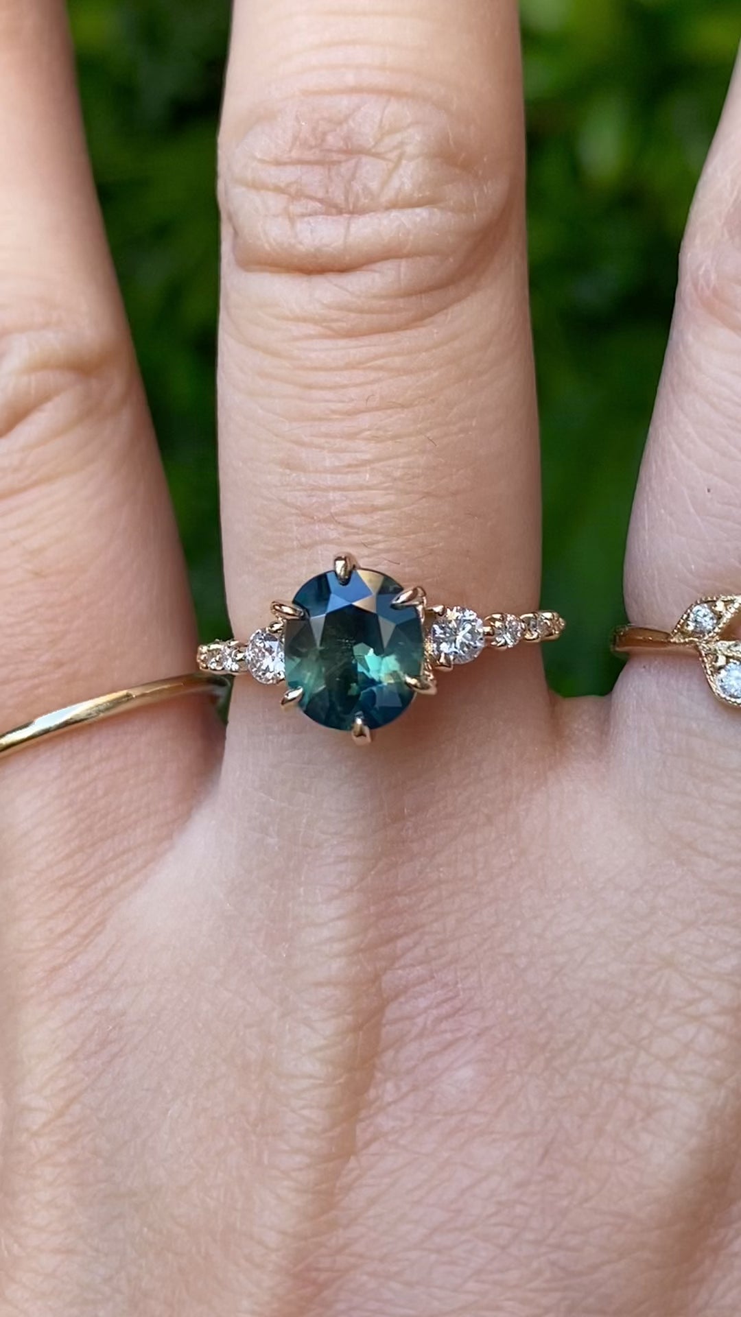 Veronia Ring, 2.02ct Blue Green Ceylon Sapphire