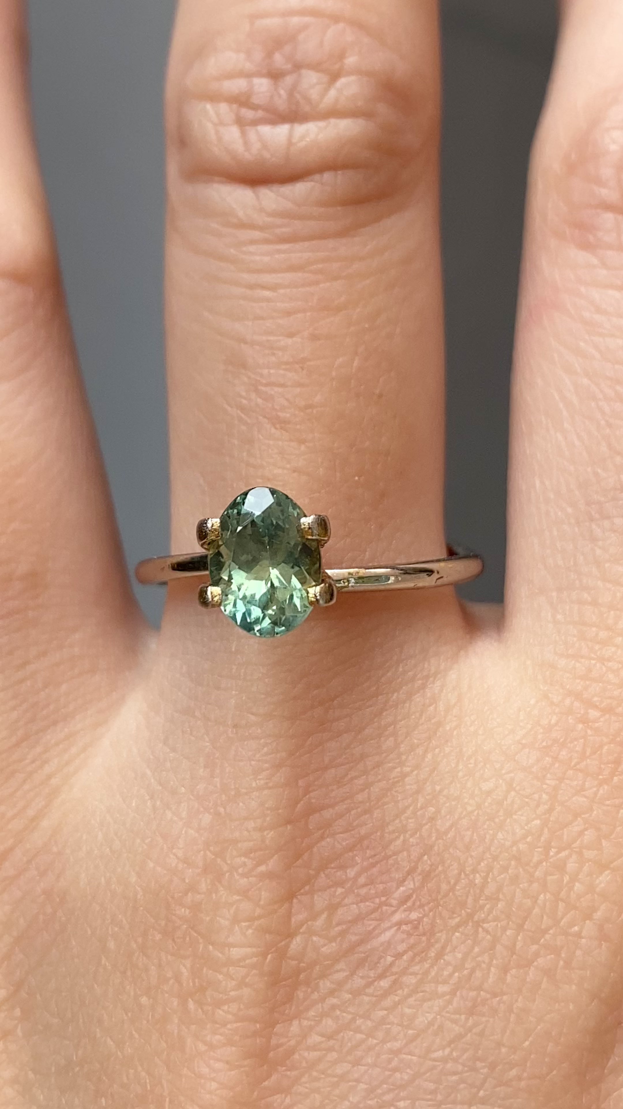 1.74ct オーバルカット ライトブルーグリーンサファイア モンタナ産 SO433