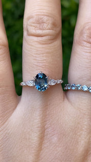 Estel Fleur Petal Sapphire Ring