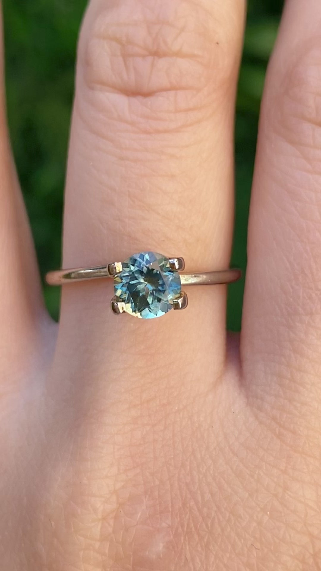 1.08ct Round Cut Blue Green Montana Sapphire Sapphire SR437