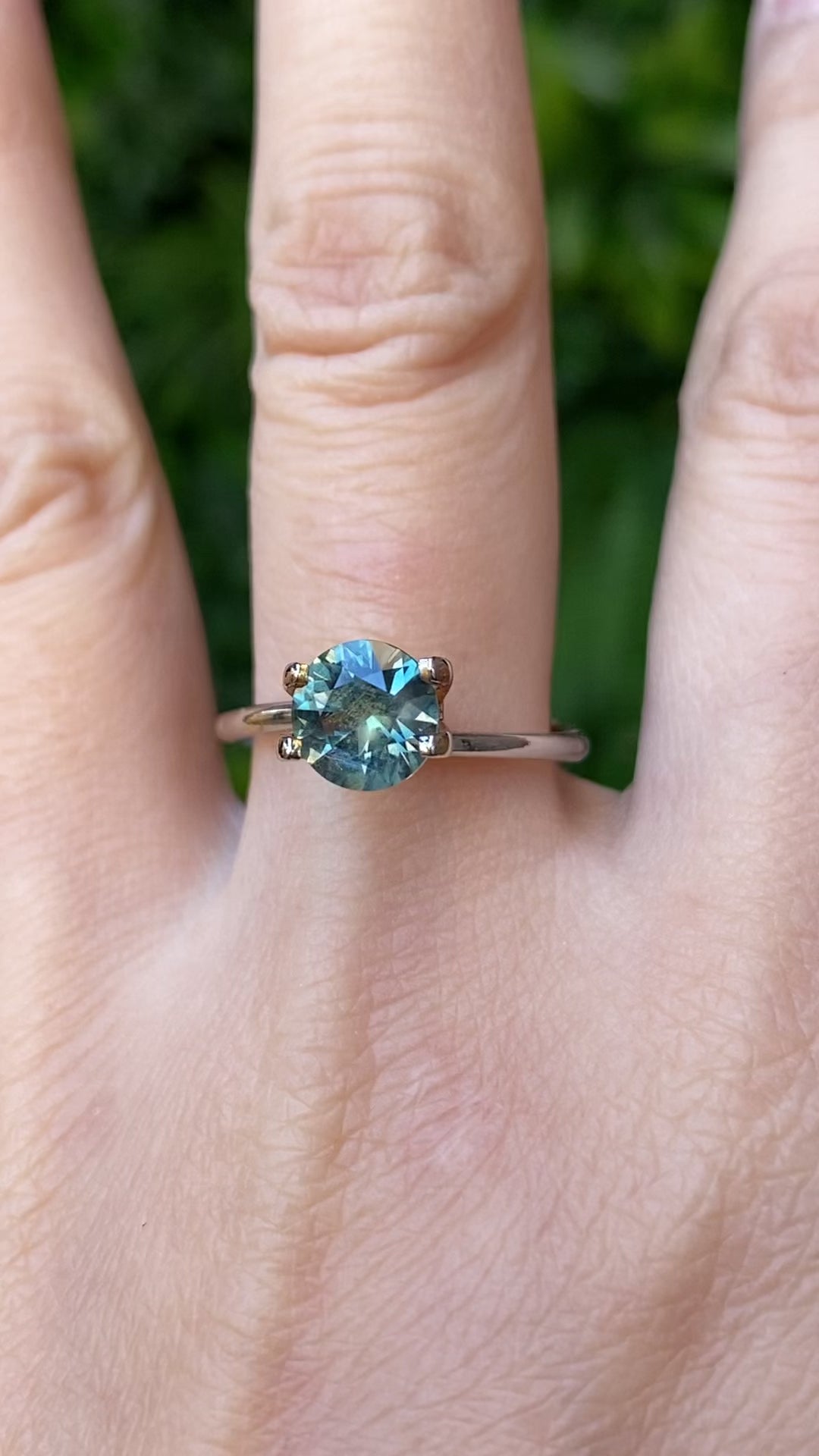 1.52ct Round Cut Blue Green Montana Sapphire SR418