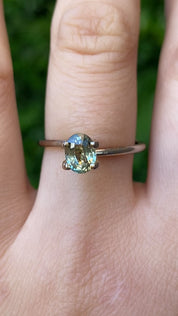 1.00ct Oval Cut Green Madagascar Sapphire so620