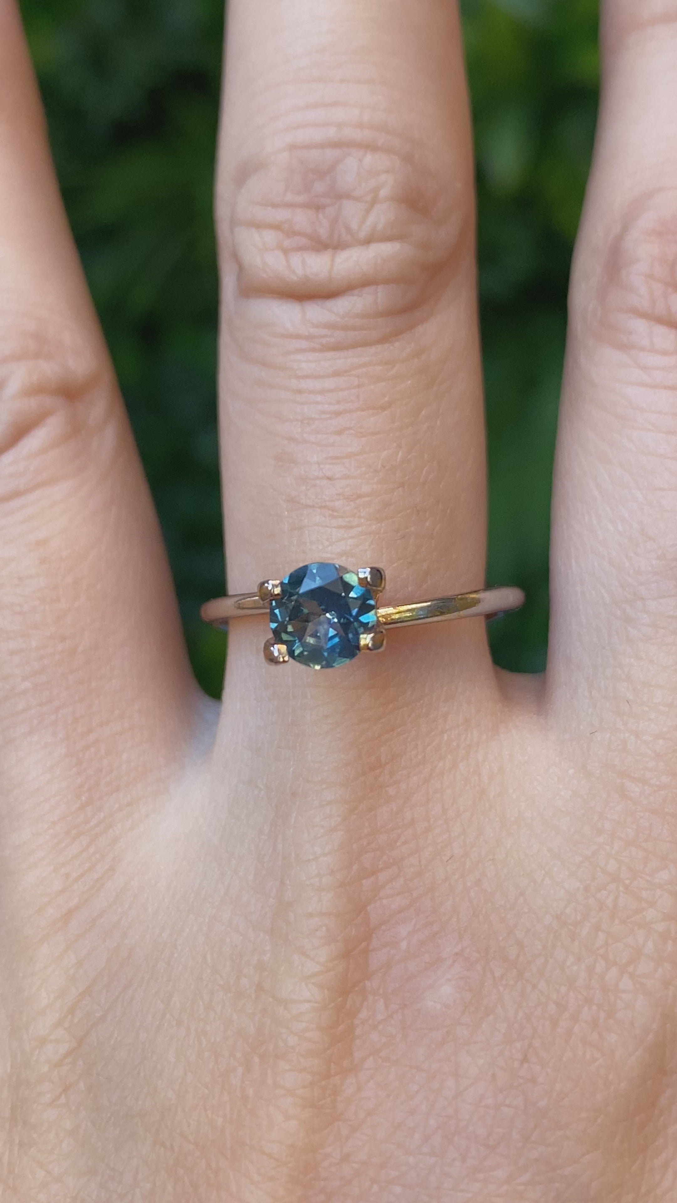 0.90ct Round Cut Teal Blue Montana Sapphire SR396