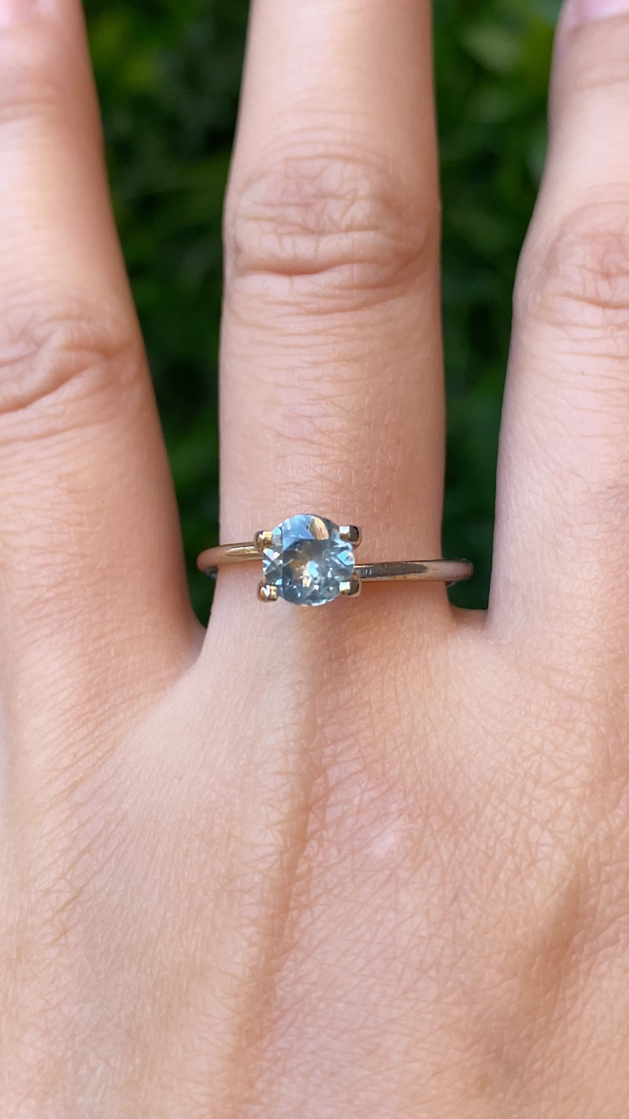 1.04ct Round Cut Light Blue Montana Sapphire SR197