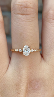 Estel Fleur Four Prongs Oval Diamond Ring