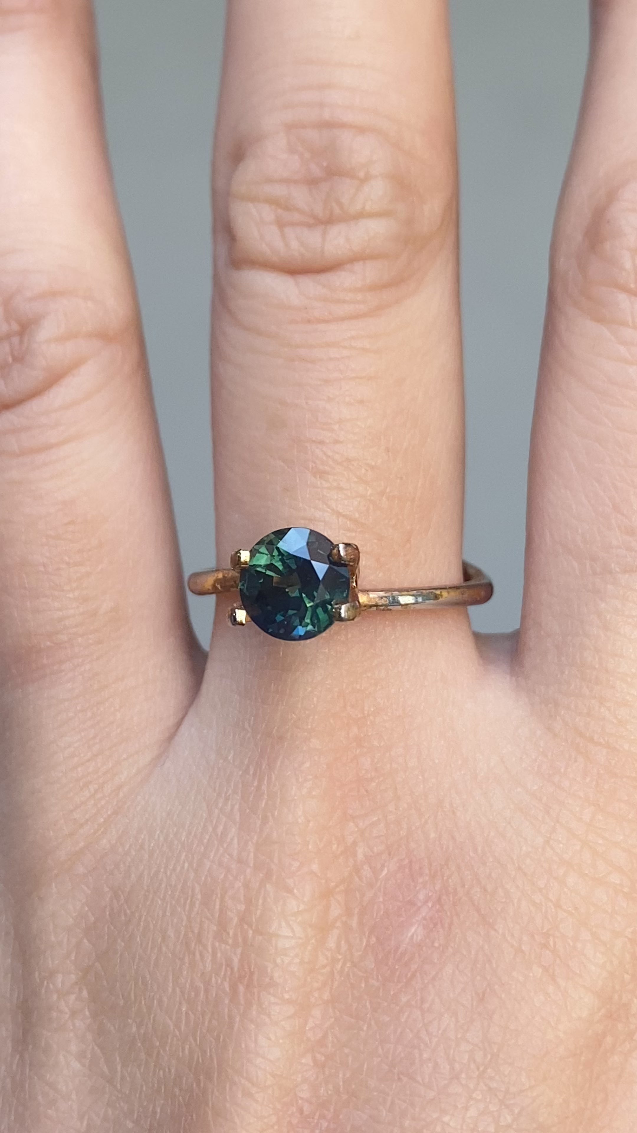 1.76ct ラウンドカット ピーコックグリーンサファイア オーストラリア産 SR296