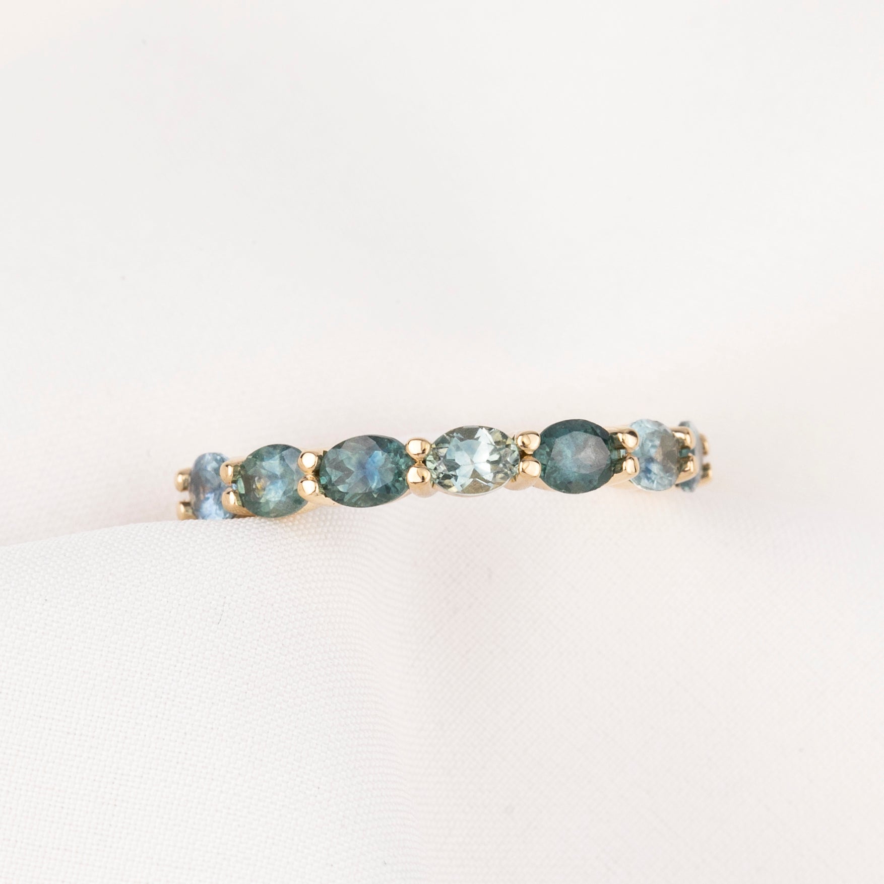 Lydia Montana Sapphire Band Oval 4mm